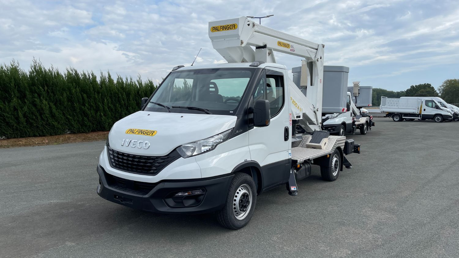 Vente en ligne Iveco Daily DAILY 35S14H 3450 2.3 136ch Nacelle Palfinger P200A-R au prix de 83 820 €