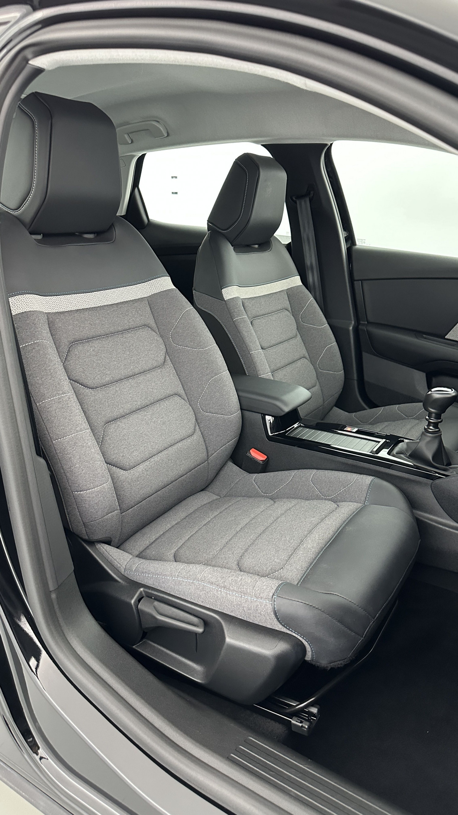 Vente en ligne Citroën C4 C4 1.2 PureTech 130ch Feel Pack au prix de 19 400 €