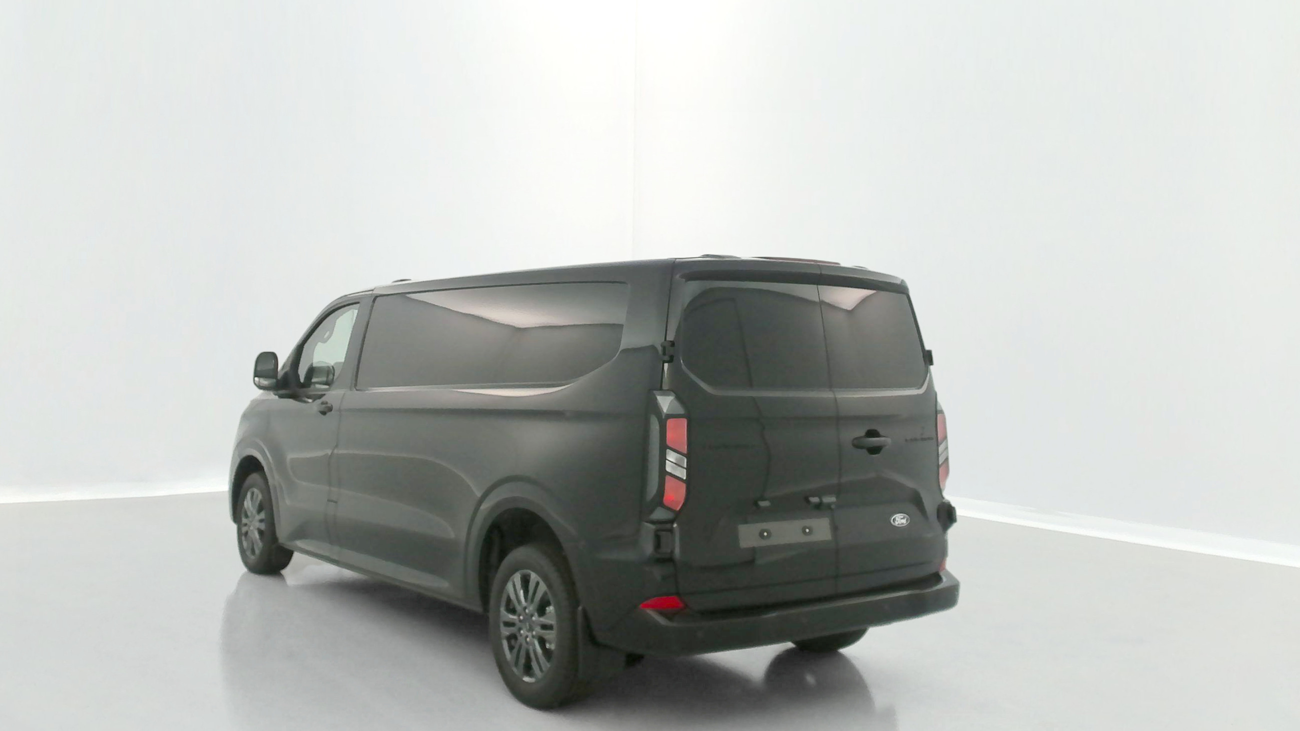 Vente en ligne Ford Transit Custom TRANSIT CUSTOM II 320 L2H1 2.0 Ecoblue 170ch Limited BVA8 au prix de 45 420 €