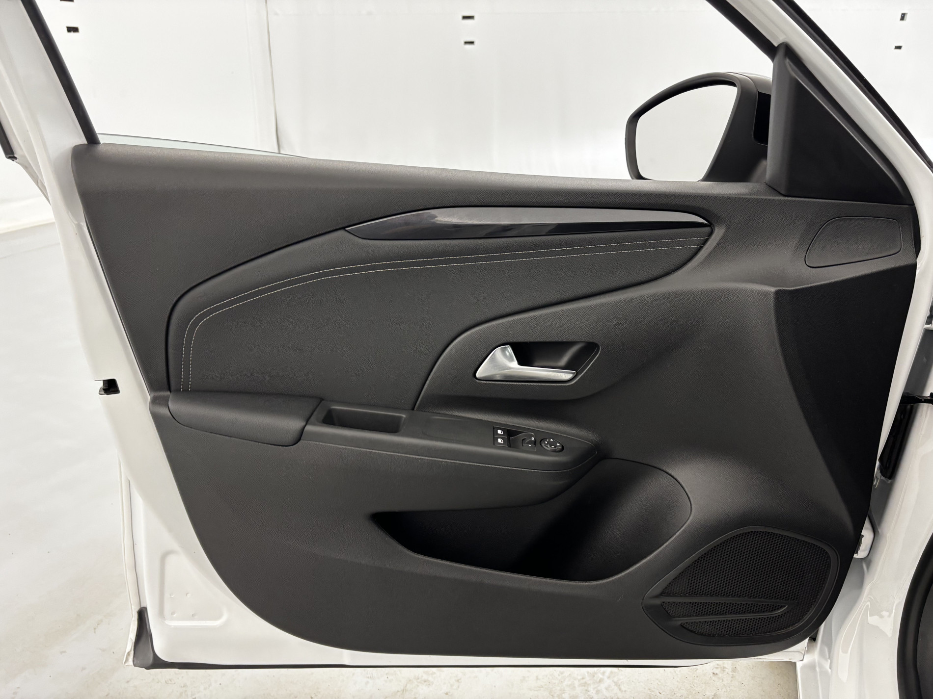 Vente en ligne Opel Corsa 1.2 75ch Elegance Business au prix de 11 980 €