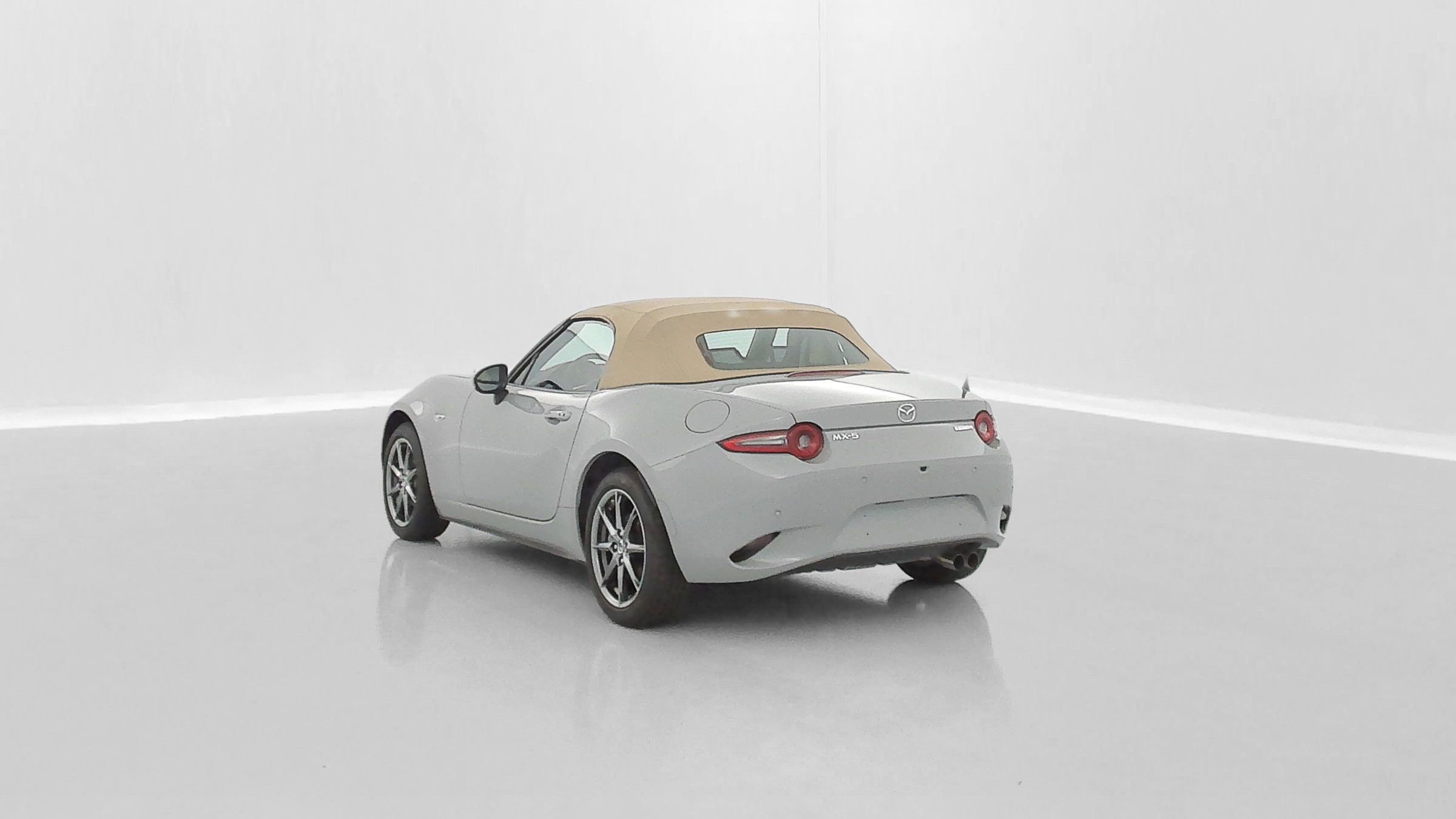 Vente en ligne Mazda MX-5 MX-5 ROADSTER 1.5 SKYACTIV-G 132ch Kazari au prix de 35 210 €