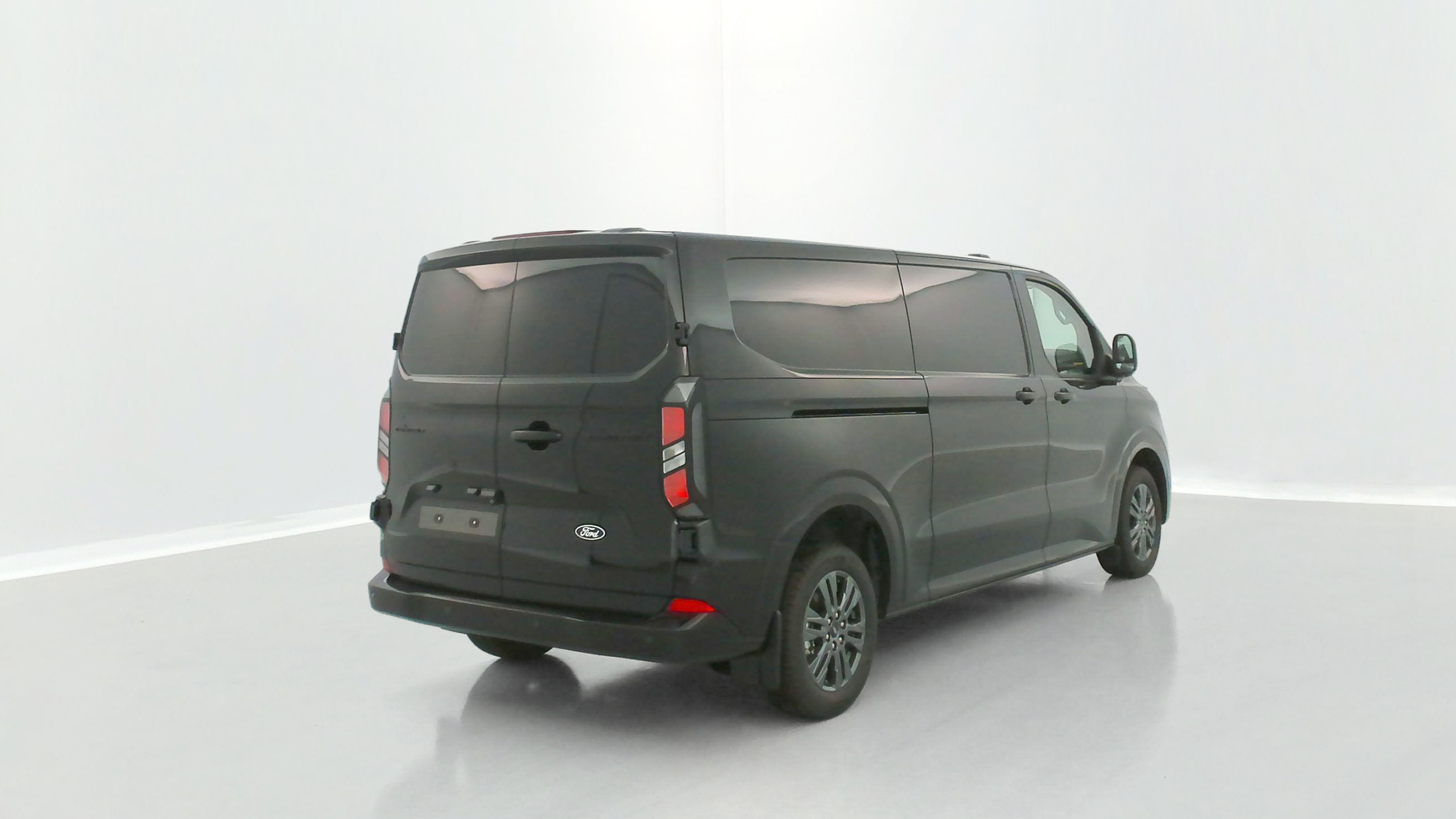 Vente en ligne Ford Transit Custom TRANSIT CUSTOM II 320 L2H1 2.0 Ecoblue 170ch Limited BVA8 au prix de 45 420 €