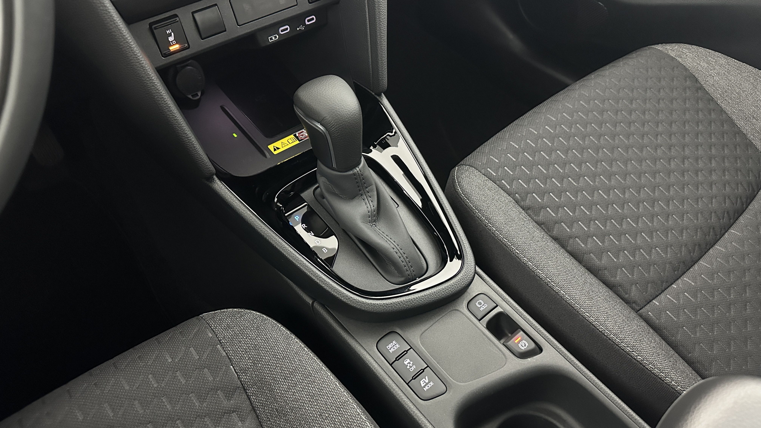 Vente en ligne Toyota Yaris Cross YARIS CROSS 1.5 Hybride 130h Design e-CVT au prix de 28 200 €