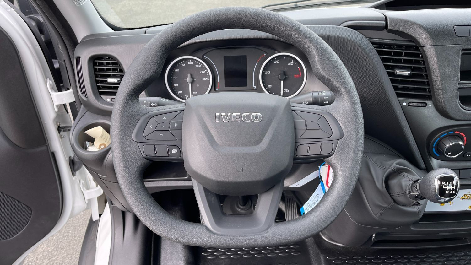 Vente en ligne Iveco Daily DAILY 35S14H 3450 2.3 136ch Nacelle Palfinger P200A-R au prix de 83 820 €