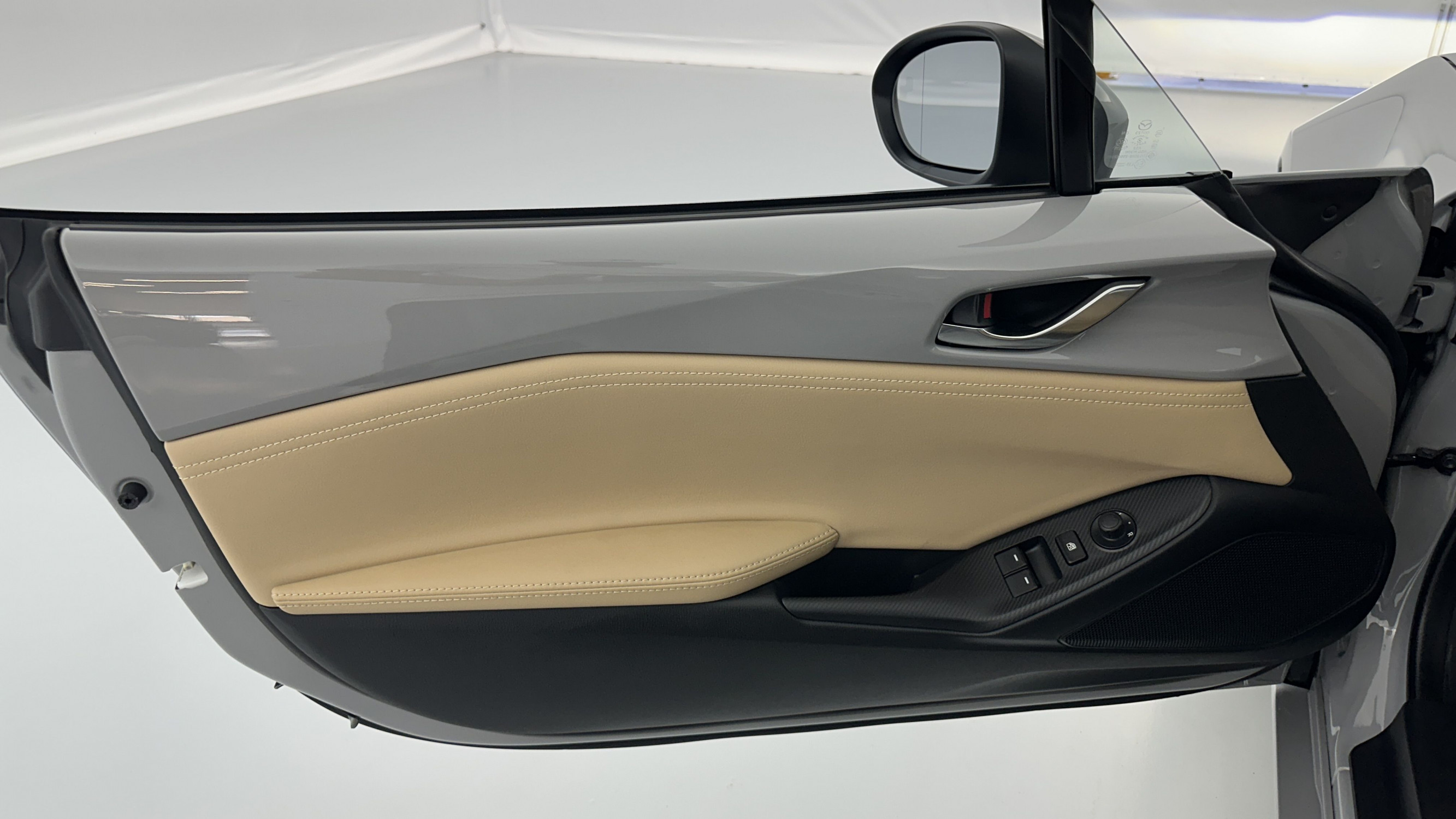 Vente en ligne Mazda MX-5 MX-5 ROADSTER 1.5 SKYACTIV-G 132ch Kazari au prix de 35 210 €