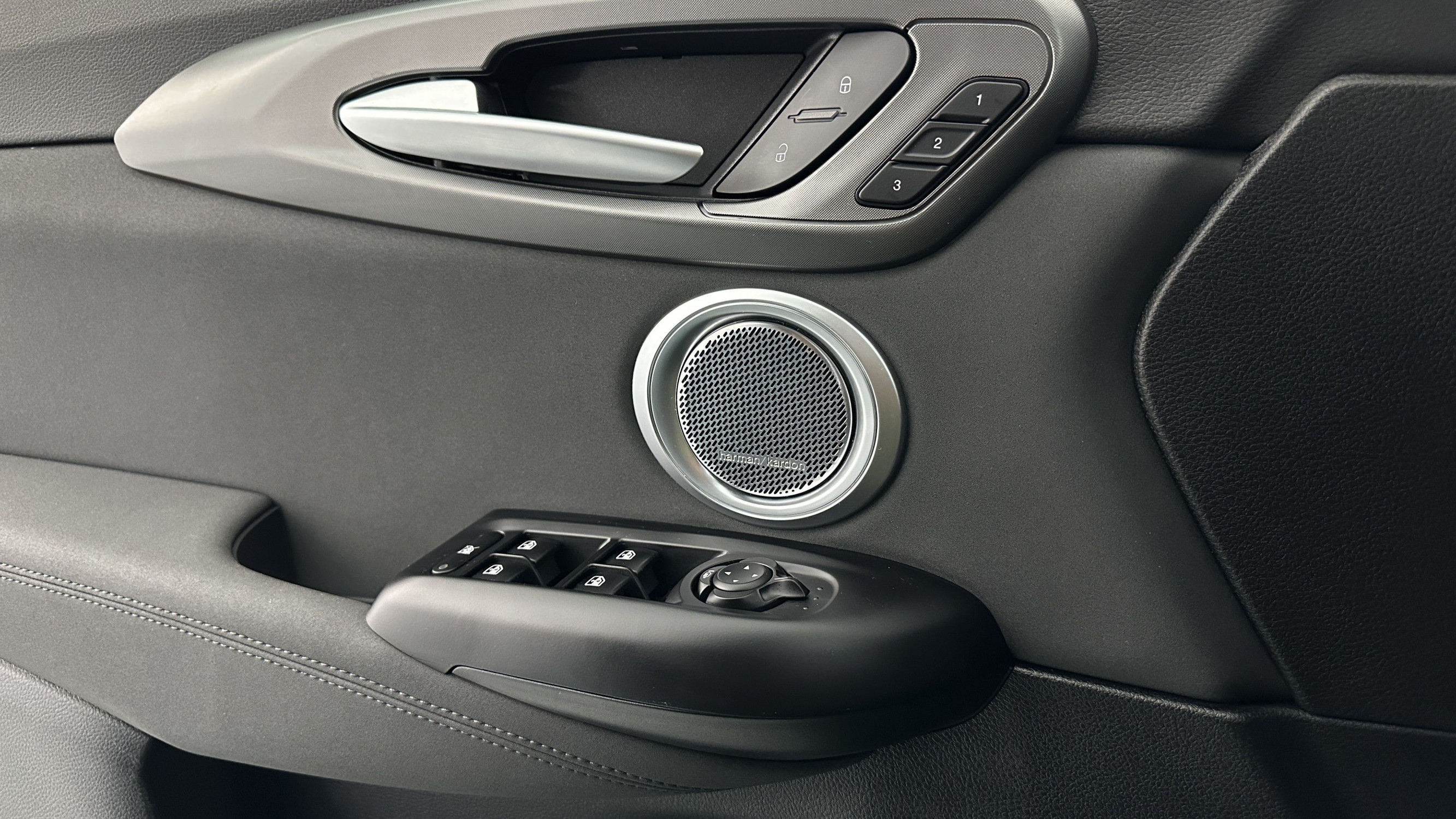 Vente en ligne Alfa Romeo Tonale TONALE 1.5 Hybrid 130ch Sprint TCT7 au prix de 28 400 €