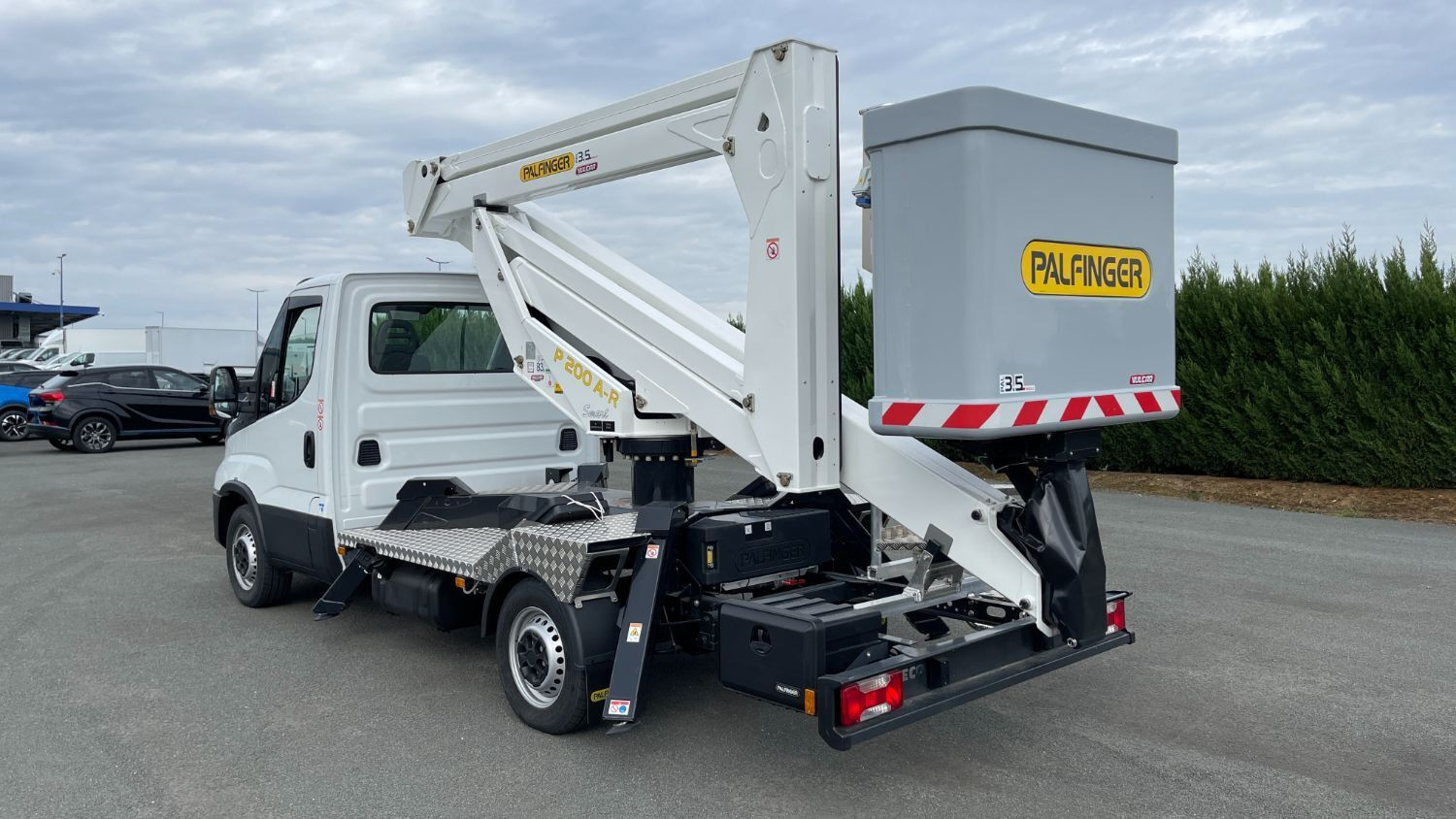 Vente en ligne Iveco Daily DAILY 35S14H 3450 2.3 136ch Nacelle Palfinger P200A-R au prix de 83 820 €