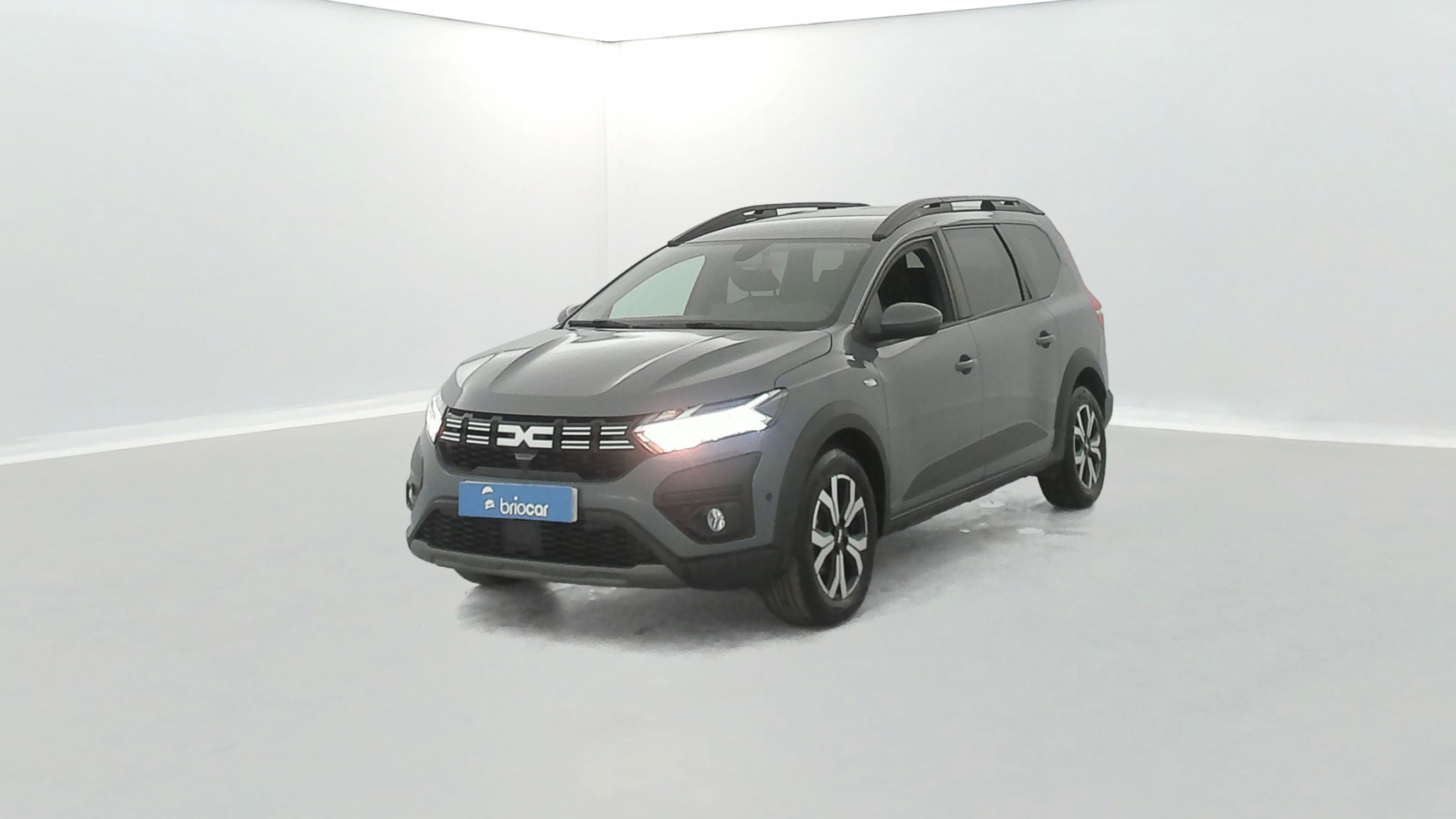 Dacia Jogger 1.0 TCe 110ch Expression 7 places + Caméra + GPS occasion de 2024 en vente à Rennes