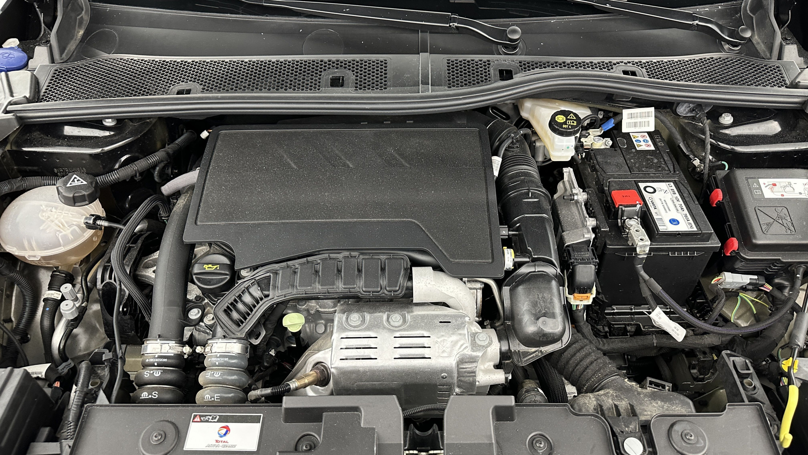 Vente en ligne Citroën C4 C4 1.2 PureTech 130ch Feel Pack au prix de 19 400 €