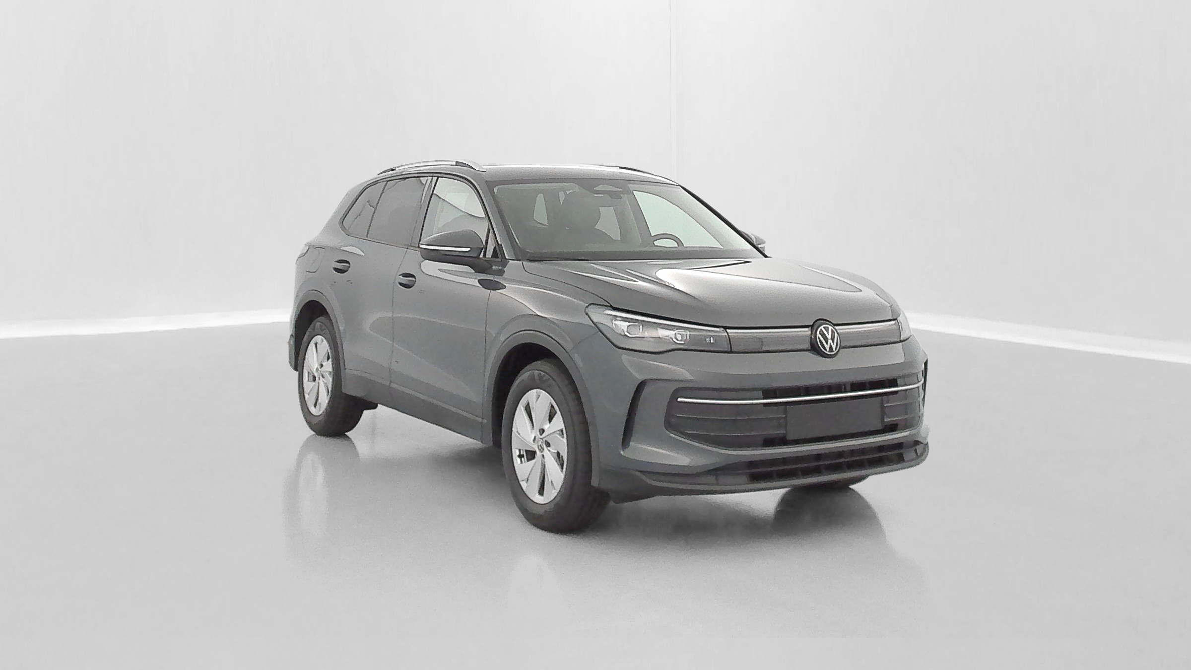 Vente en ligne Volkswagen Tiguan TIGUAN III 1.5 eTSI 150ch Life Plus DSG7 au prix de 39 000 €