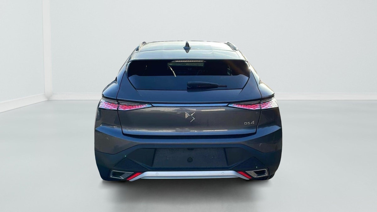 Vente en ligne Ds DS4 PureTech 130 EAT8 Cross Rivoli au prix de 24 390 €