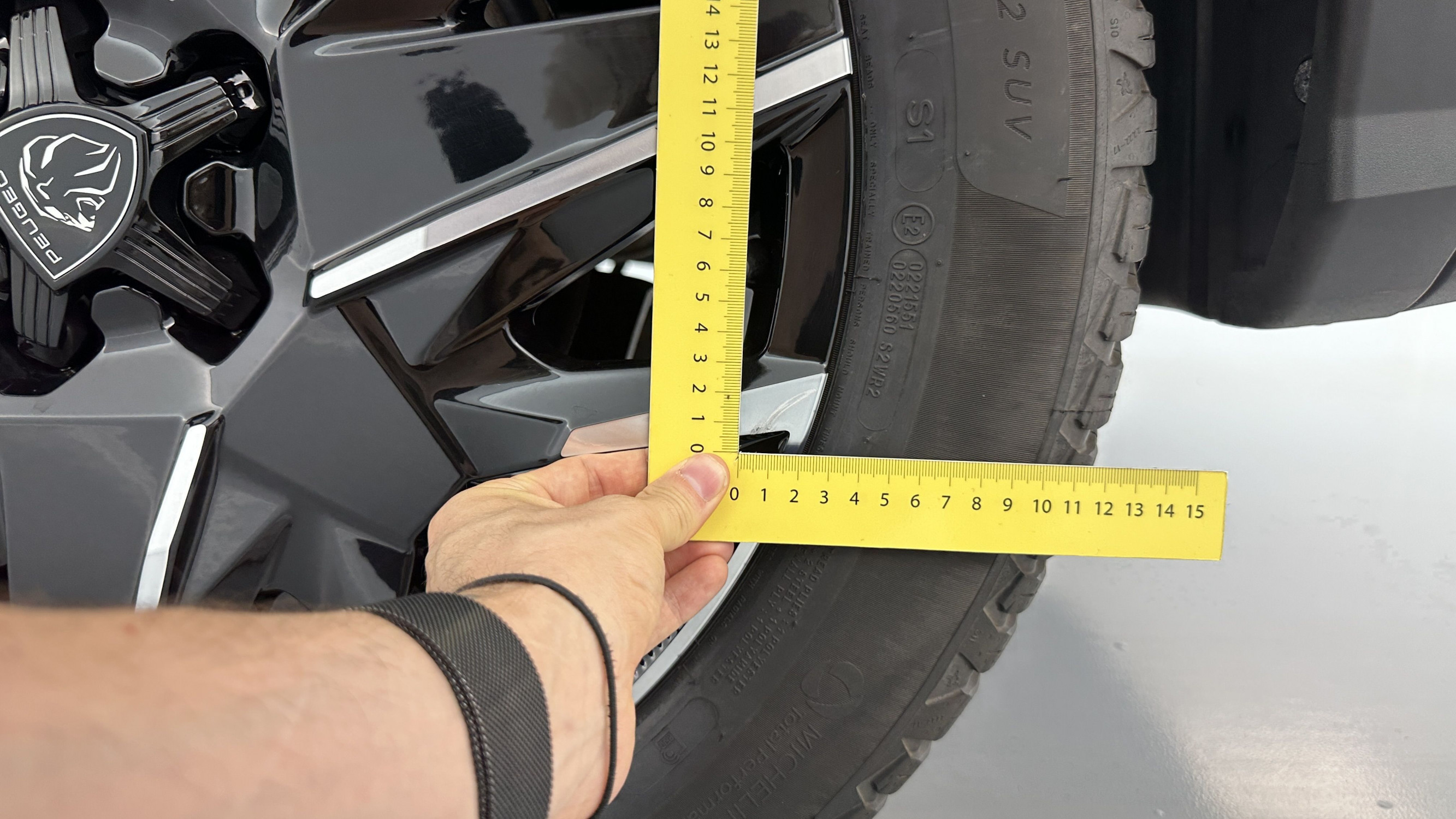 Vente en ligne Peugeot 3008 3008 1.2 Hybrid 136ch Allure e-DCS6 au prix de 29 000 €