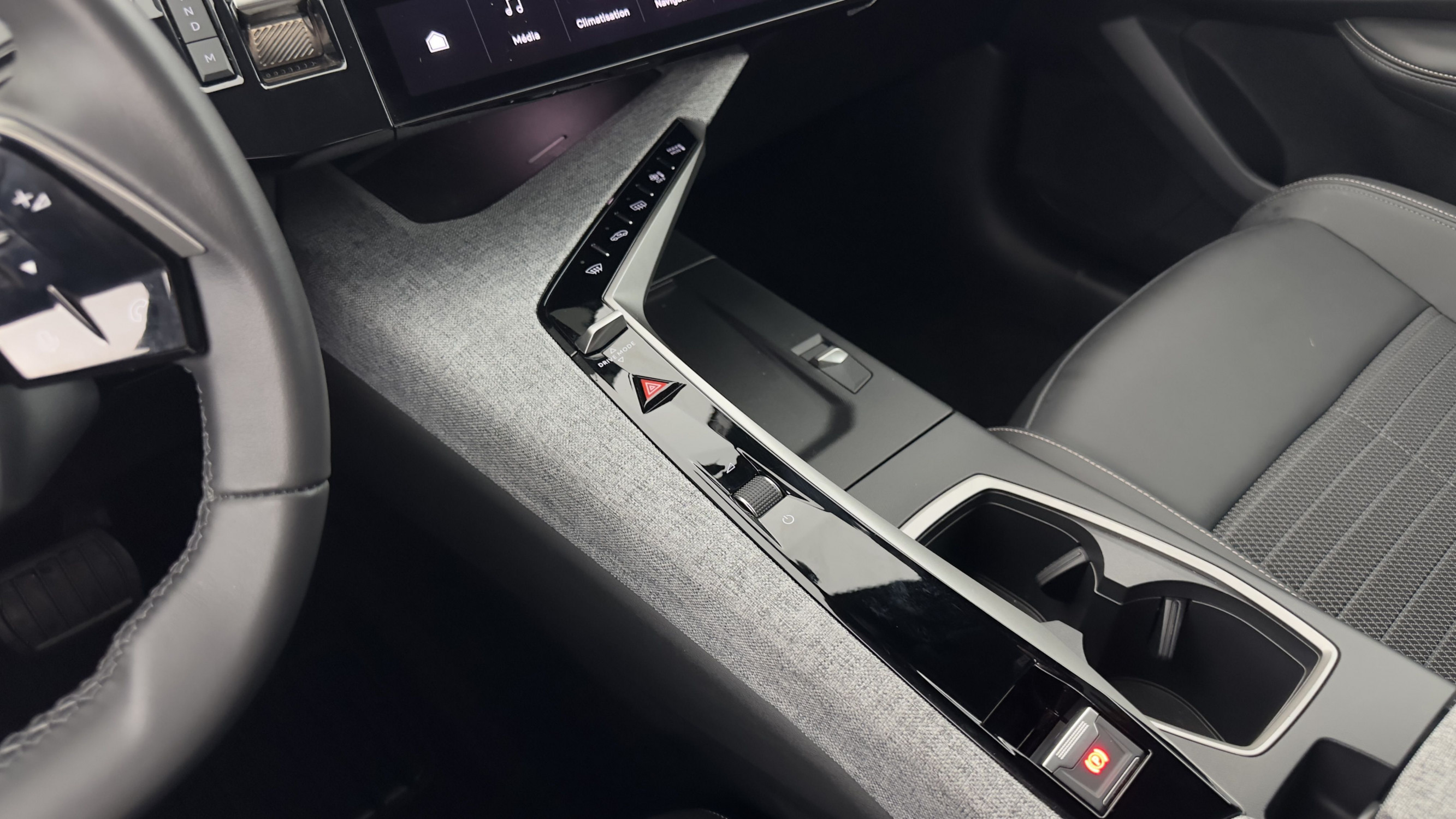 Vente en ligne Peugeot 3008 3008 1.2 Hybrid 136ch Allure e-DCS6 au prix de 28 800 €