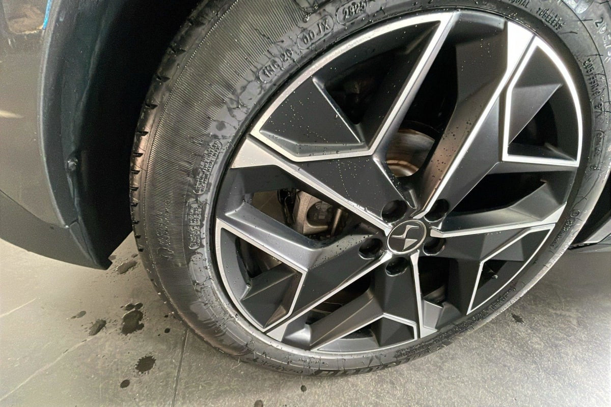 Vente en ligne Ds DS4 PureTech 130 EAT8 Cross Rivoli au prix de 24 390 €