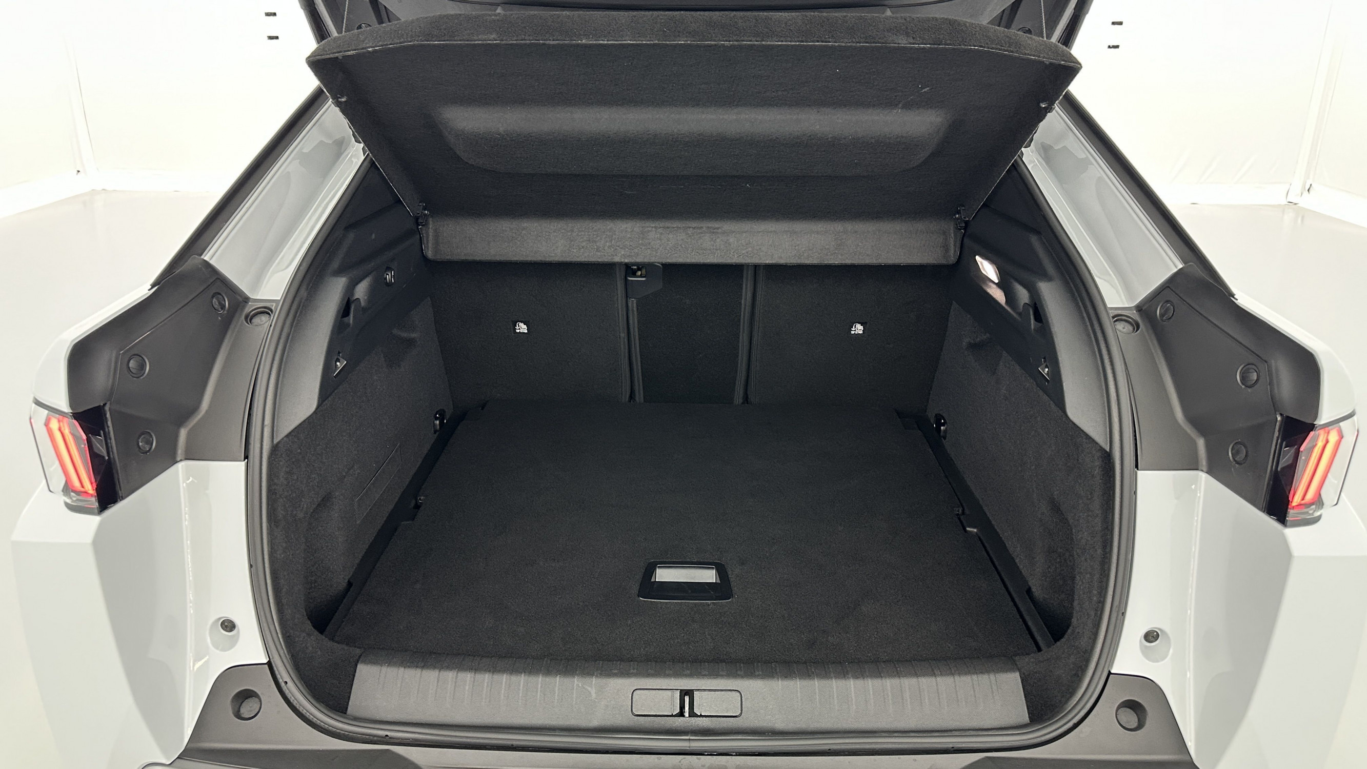 Vente en ligne Peugeot 3008 3008 1.2 Hybrid 136ch Allure e-DCS6 au prix de 30 600 €