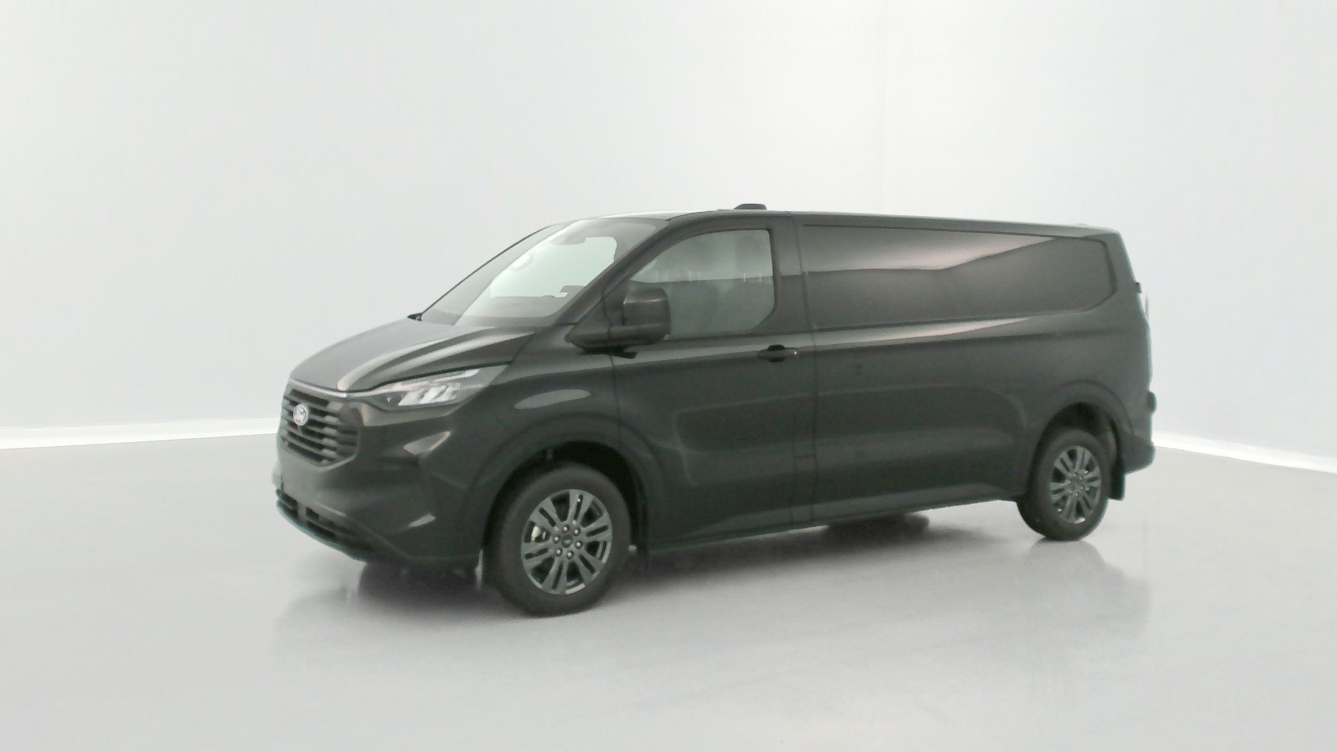 Vente en ligne Ford Transit Custom TRANSIT CUSTOM II 320 L2H1 2.0 Ecoblue 170ch Limited BVA8 au prix de 45 420 €