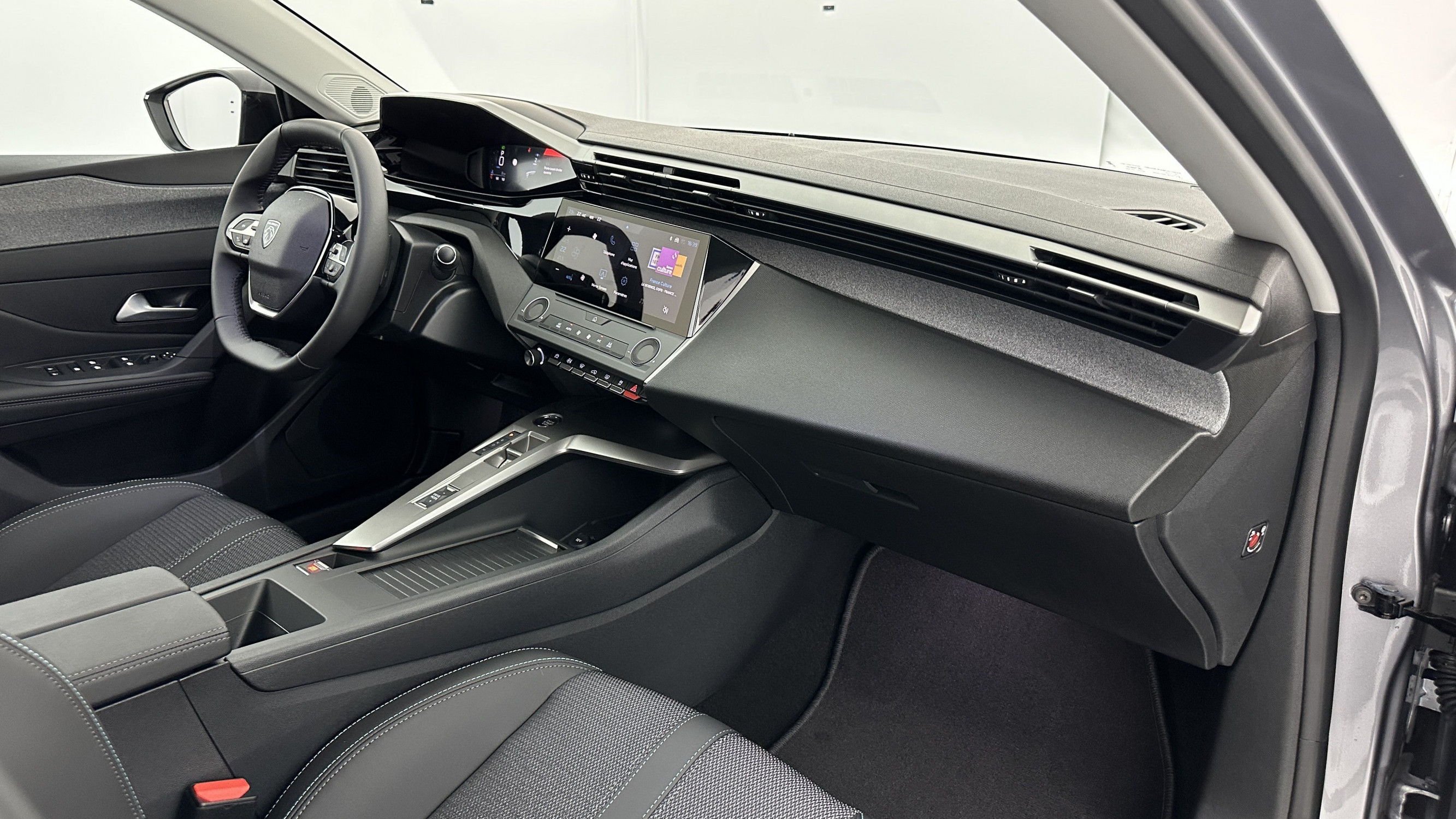 Vente en ligne Peugeot 308 SW 308 SW 1.5 BlueHDi 130ch Allure EAT8 au prix de 28 610 €