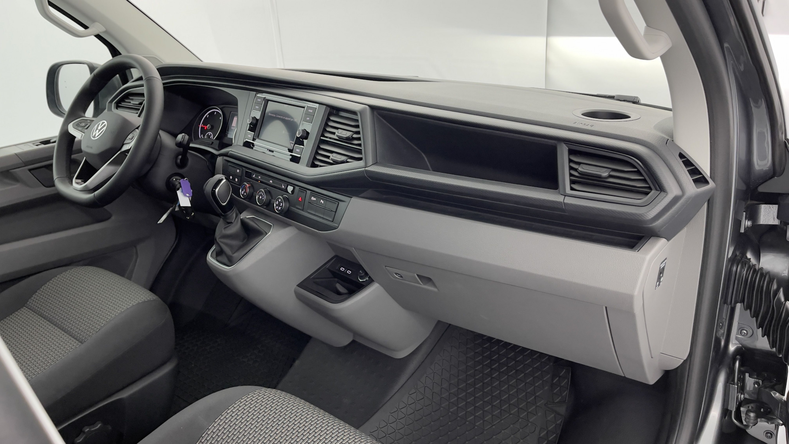 Vente en ligne Volkswagen Transporter TRANSPORTER PROCAB 6L1 2.0 TDI 150ch Business Plus DSG7 au prix de 54 540 €