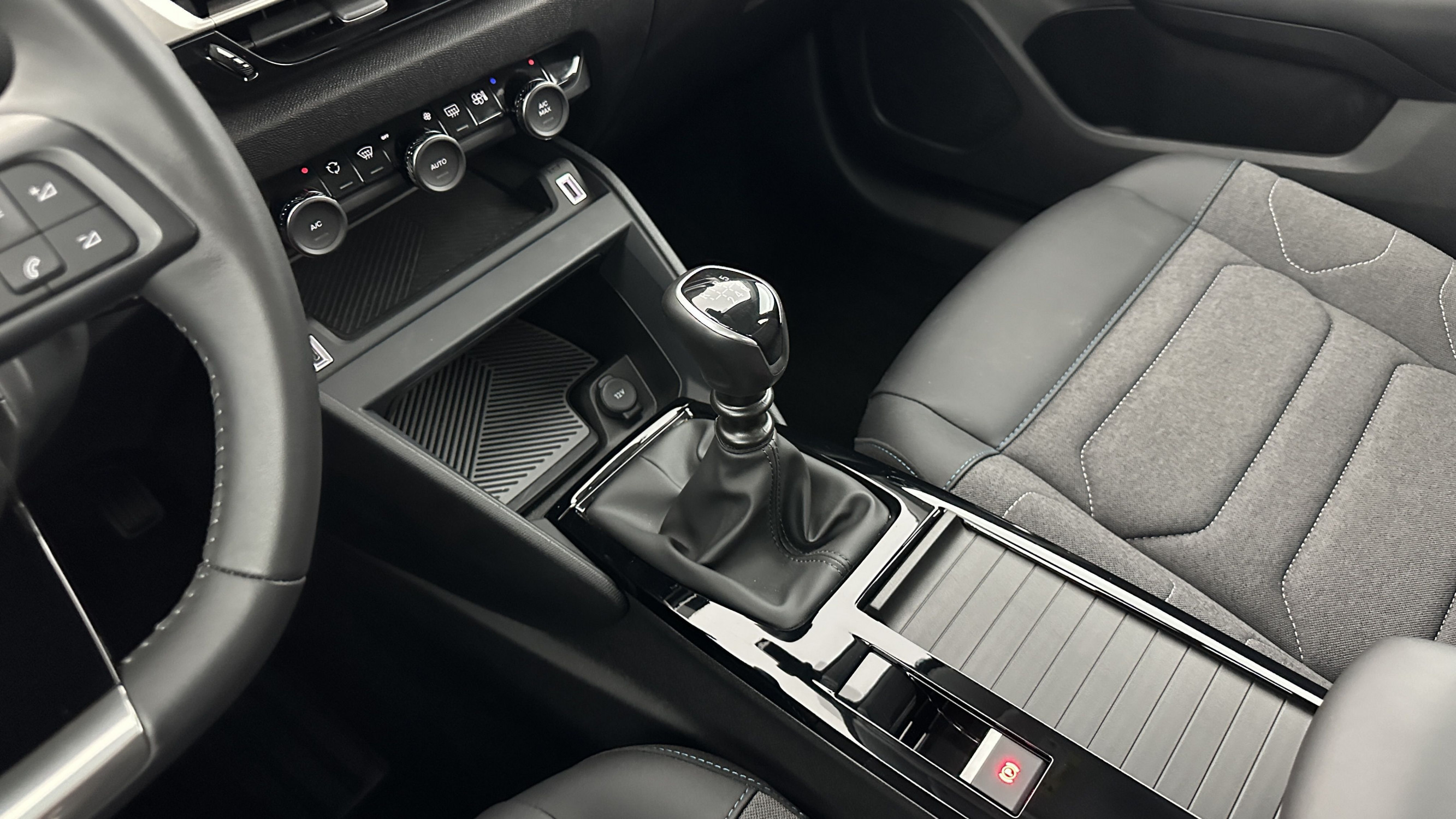 Vente en ligne Citroën C4 C4 1.2 PureTech 130ch Feel Pack au prix de 19 400 €