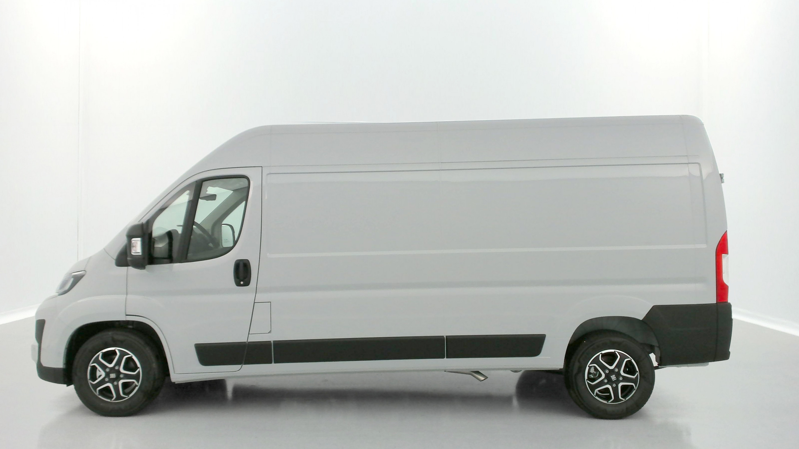 Vente en ligne Fiat Ducato Fourgon DUCATO III LH2 3.5 Maxi 180ch H3-Power BVA8 au prix de 40 380 €
