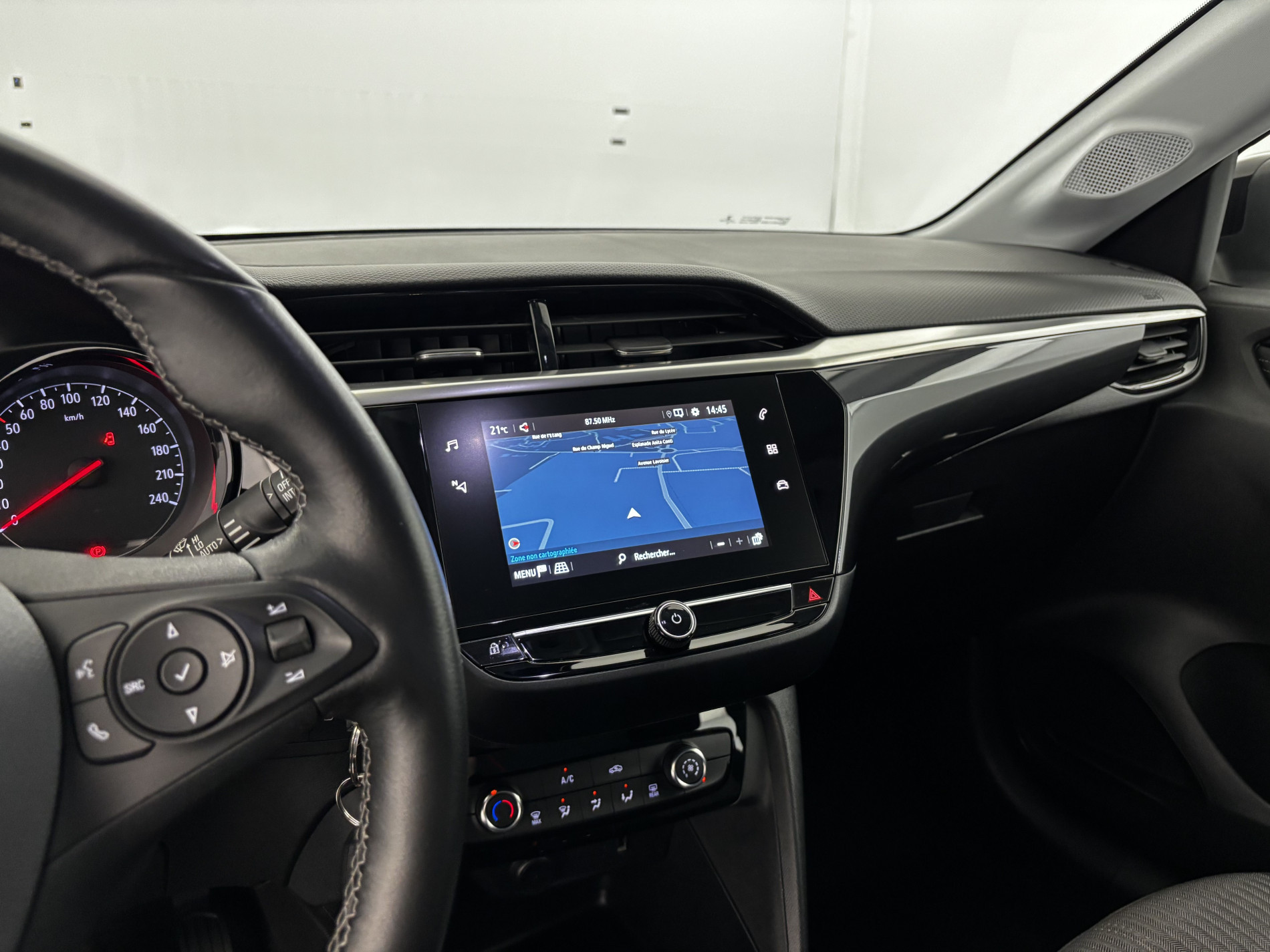 Vente en ligne Opel Corsa 1.2 75ch Elegance Business au prix de 11 980 €