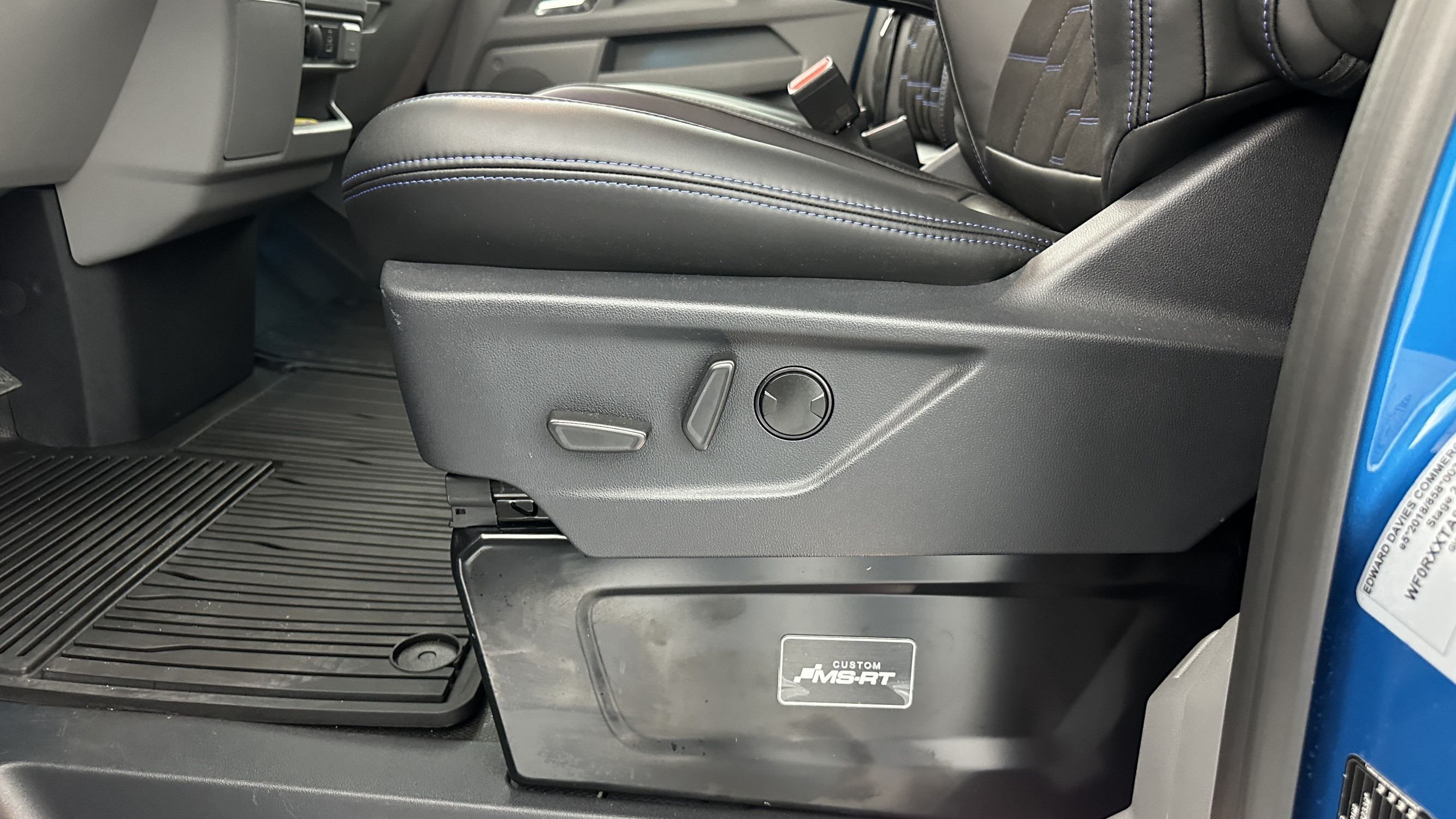 Vente en ligne Ford Transit Custom TRANSIT CUSTOM 320 L2H1 2.0 EcoBlue 170ch MS-RT BVA8 AWD au prix de 67 740 €