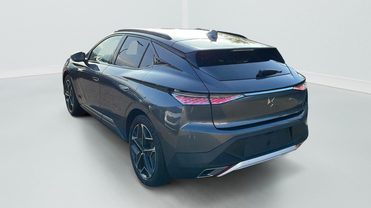 Vente en ligne Ds DS4 PureTech 130 EAT8 Cross Rivoli au prix de 24 390 €