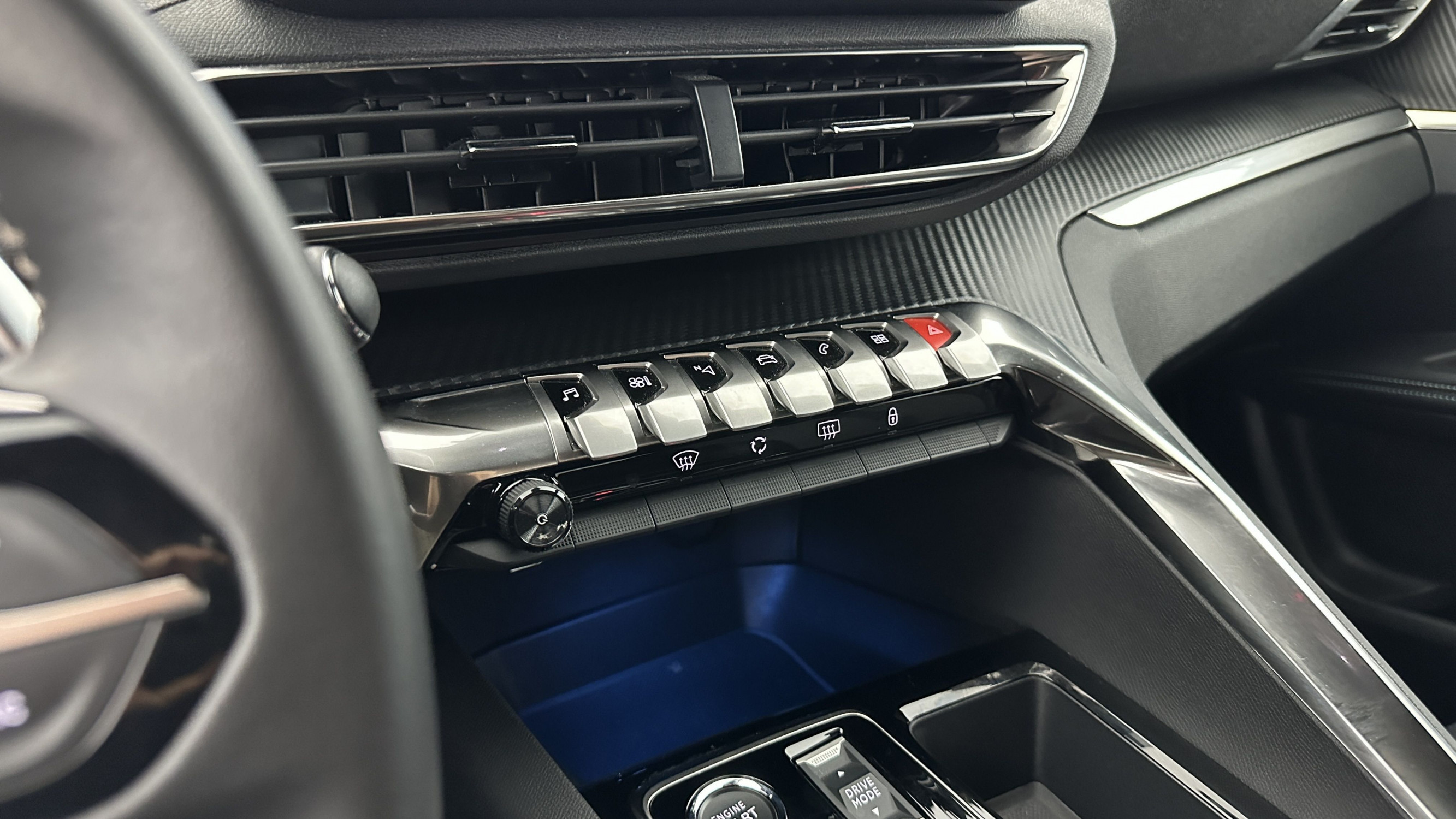 Vente en ligne Peugeot 3008 3008 1.2 Hybrid 136ch Allure Pack e-DCS6 au prix de 26 400 €