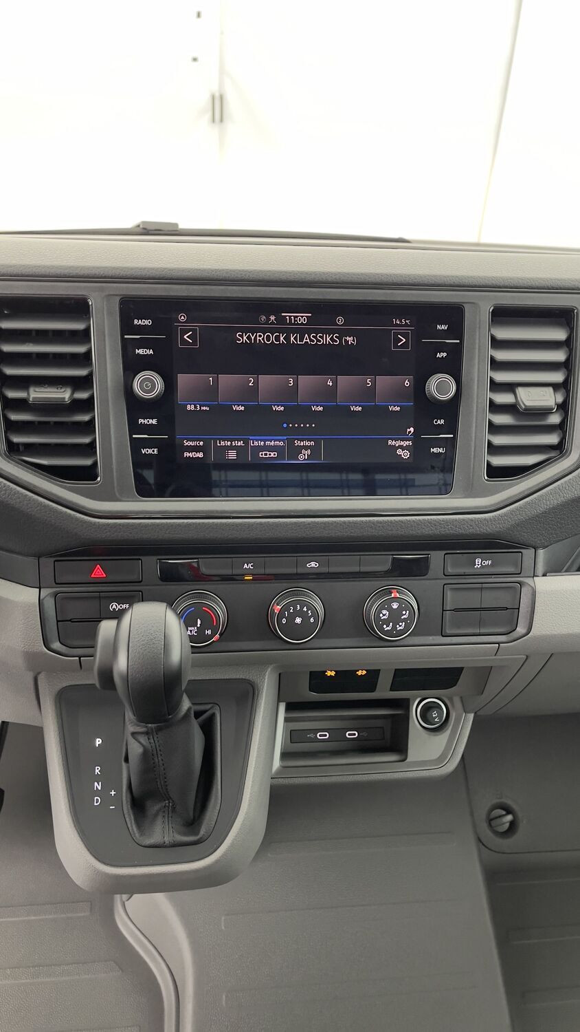 Vente en ligne Volkswagen Crafter CRAFTER  CC 35 L4 RJ 2.0 TDI 163ch Business BVA Plateau JPM au prix de 51 420 €