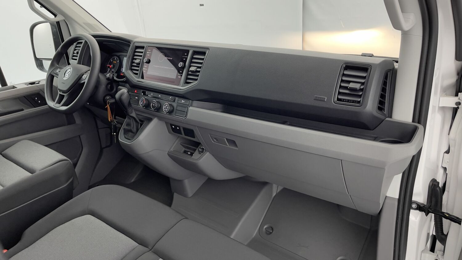 Vente en ligne Volkswagen Crafter CRAFTER CC 35 L4 RJ 2.0 TDI 163ch Business BVA 20m³ Trouillet au prix de 57 420 €