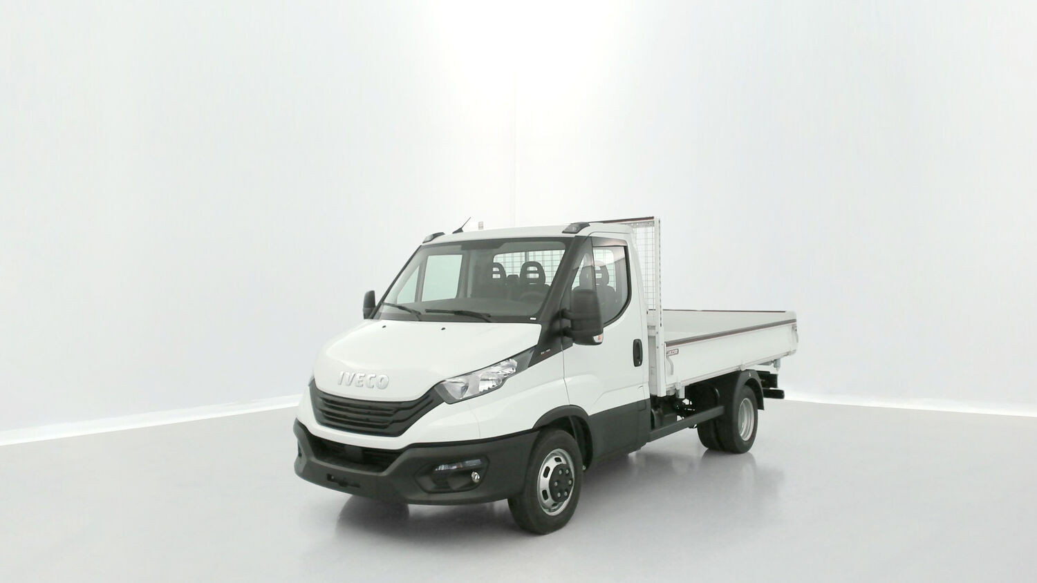 Iveco Daily DAILY III 35C16H 3.0 3450 160ch Tri-Benne JPM occasion de 2025 en vente à Rennes