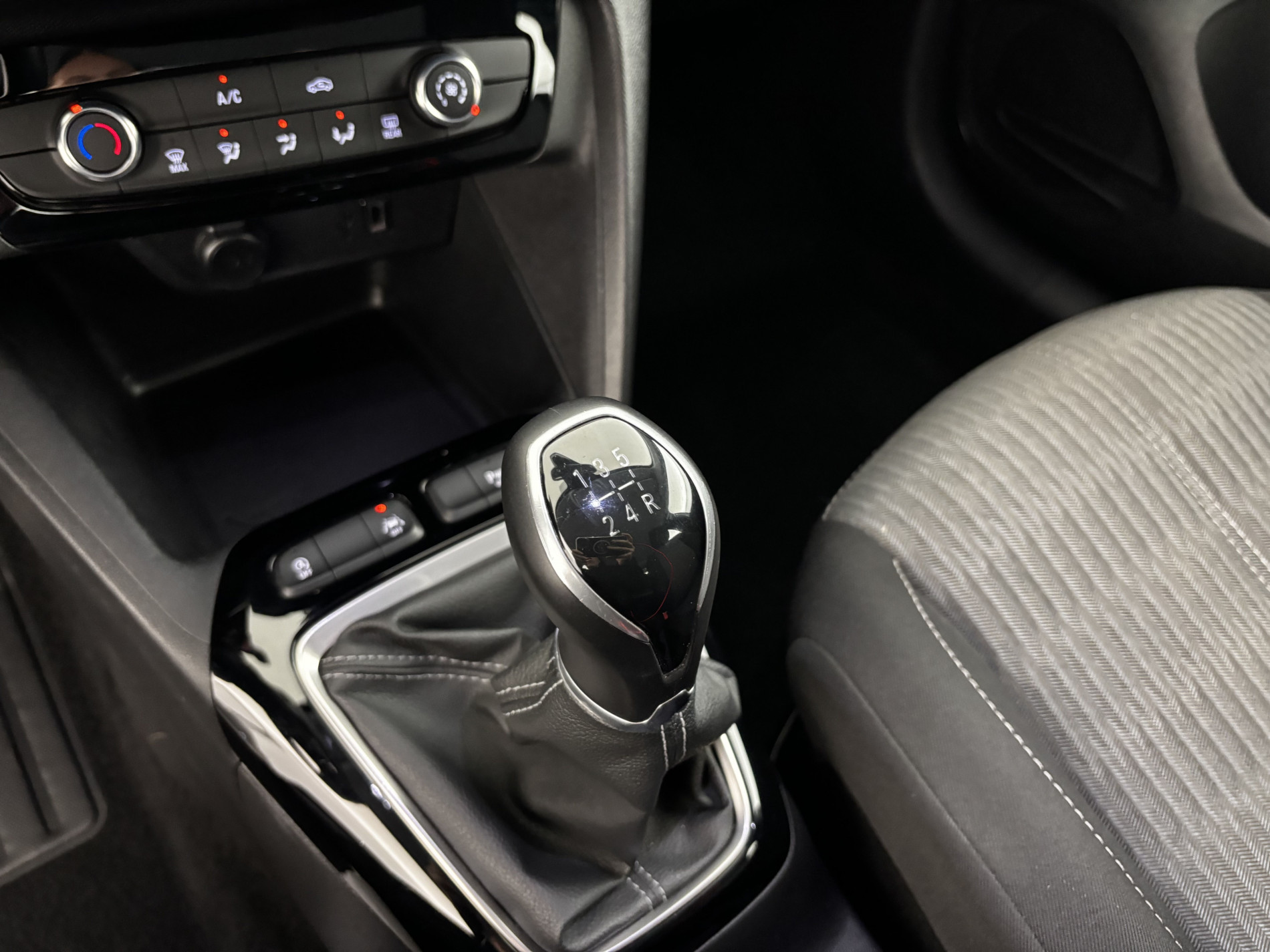 Vente en ligne Opel Corsa 1.2 75ch Elegance Business au prix de 11 980 €