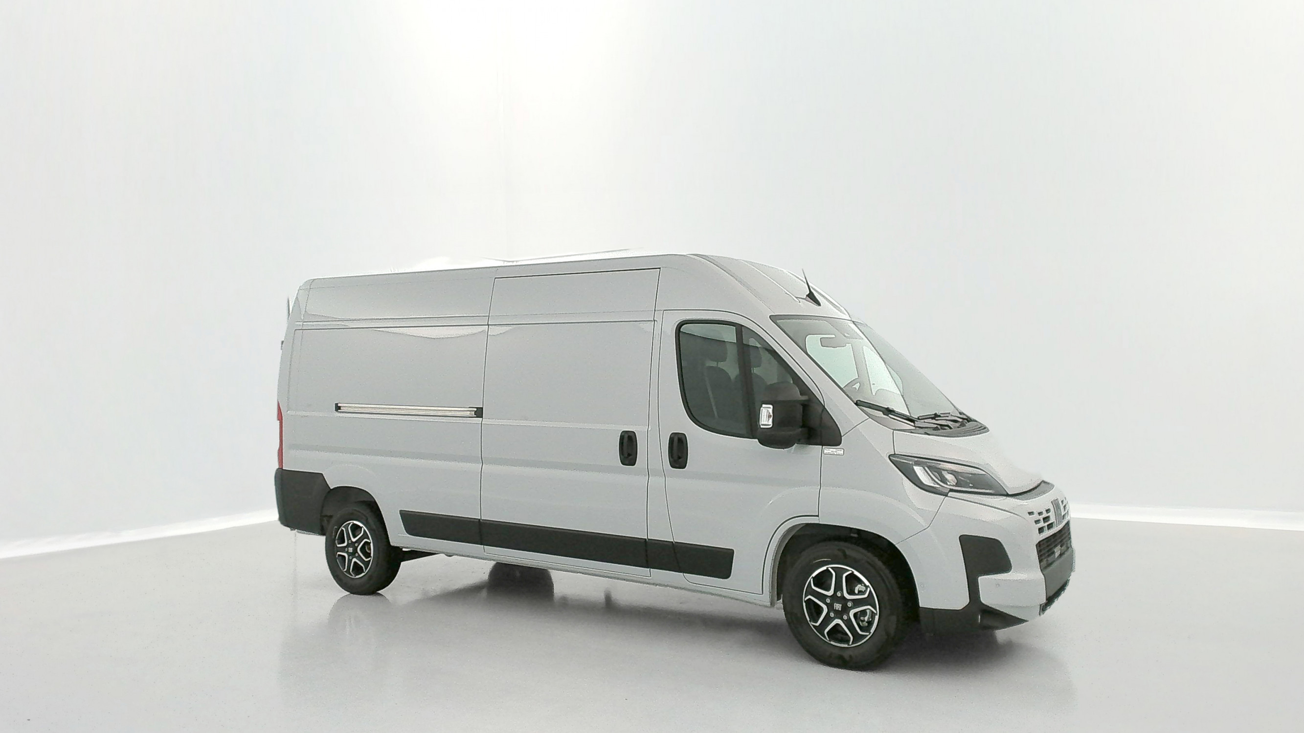 Vente en ligne Fiat Ducato Fourgon DUCATO III LH2 3.5 Maxi 180ch H3-Power BVA8 au prix de 40 380 €