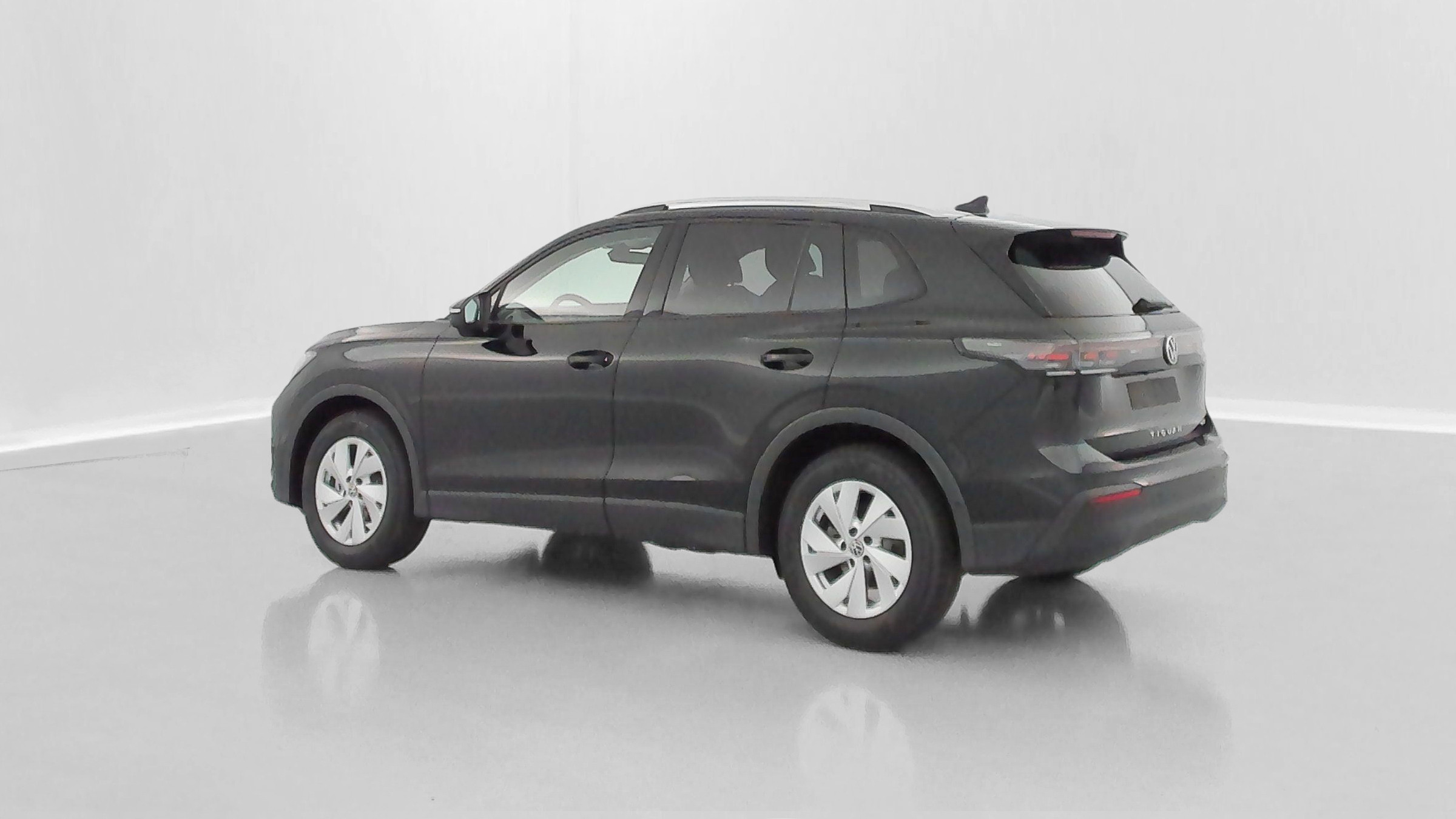 Vente en ligne Volkswagen Tiguan TIGUAN III 1.5 eTSI 150ch Life Plus DSG7 au prix de 39 000 €