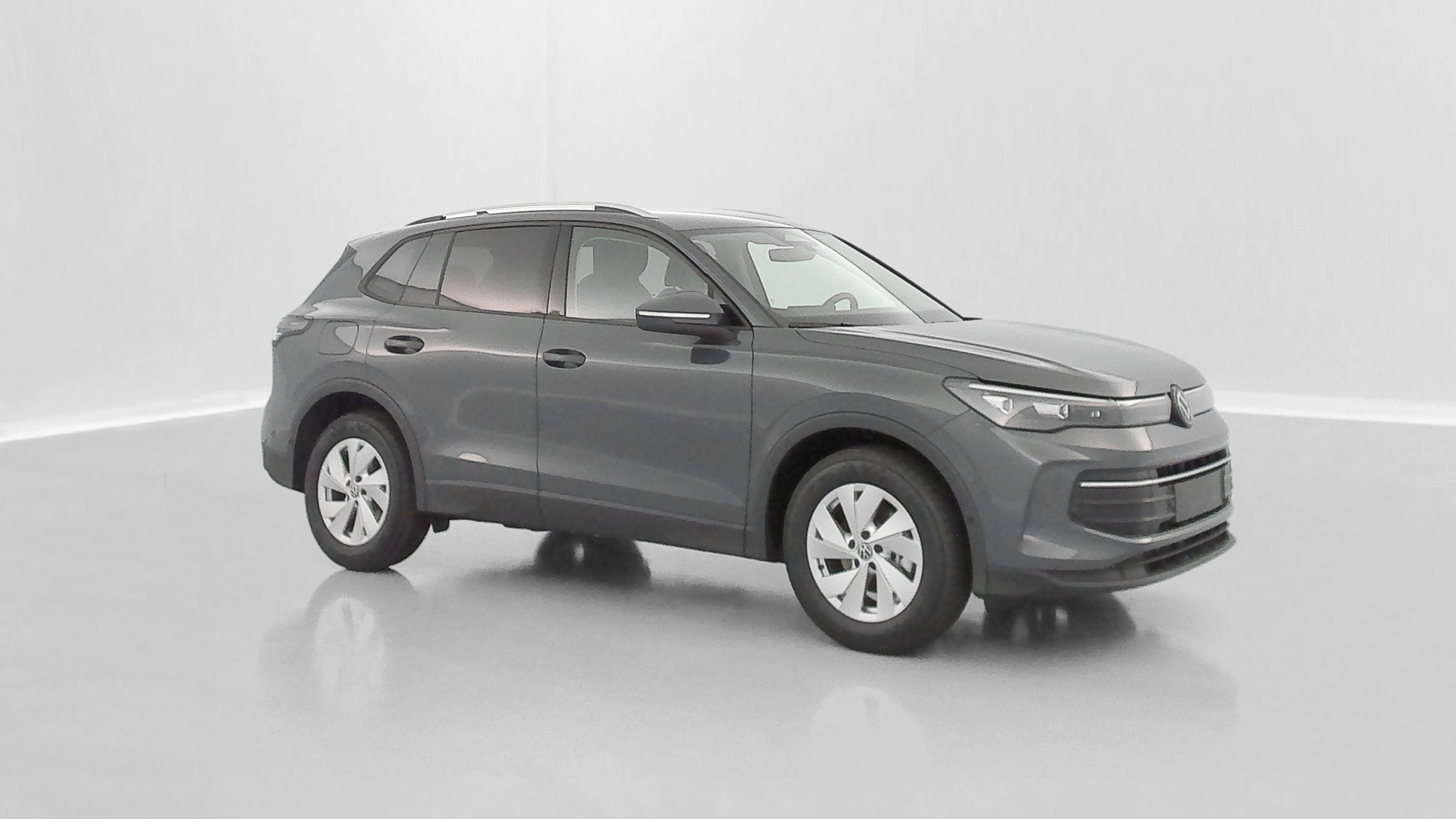 Vente en ligne Volkswagen Tiguan TIGUAN III 1.5 eTSI 150ch Life Plus DSG7 au prix de 39 000 €