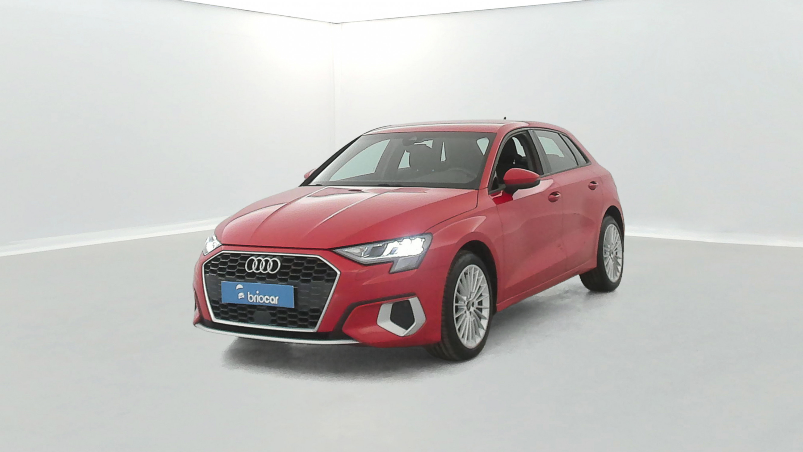 Audi A3 30 TFSI 110ch Mild Hybrid Design Luxe S tronic 7 occasion de 2023 en vente à Rennes