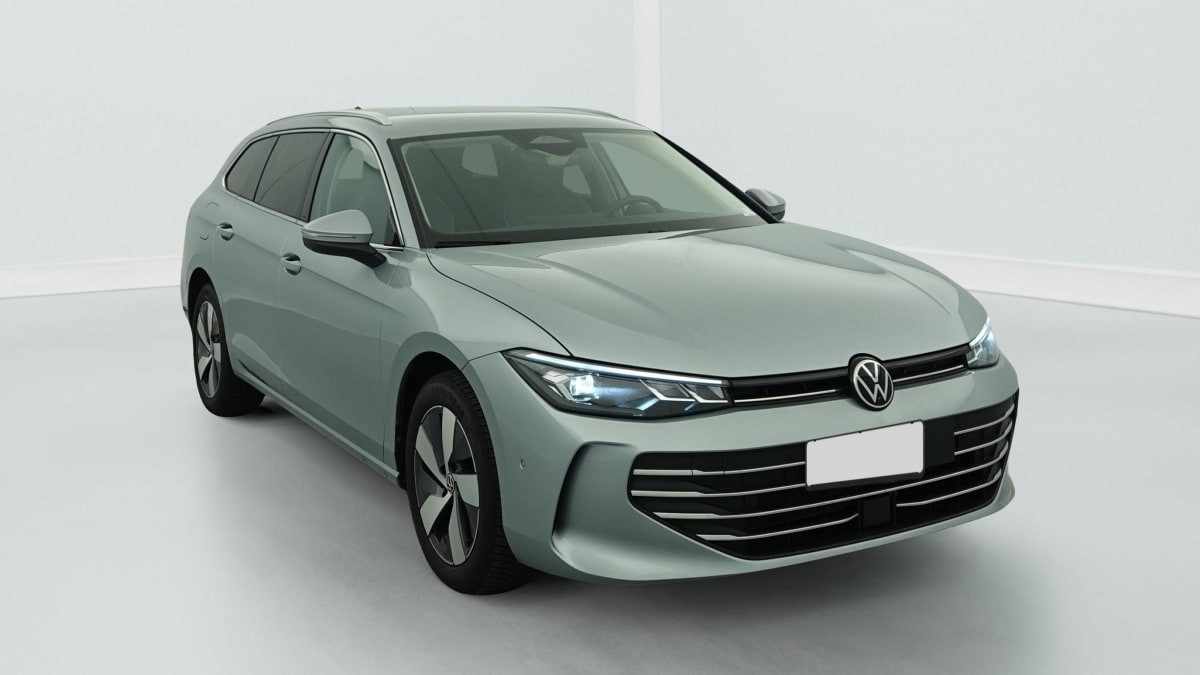Volkswagen Passat SW 1.5 ETSI OPF 150 DSG7 LIFE PLUS occasion de 2024 en vente à Rennes