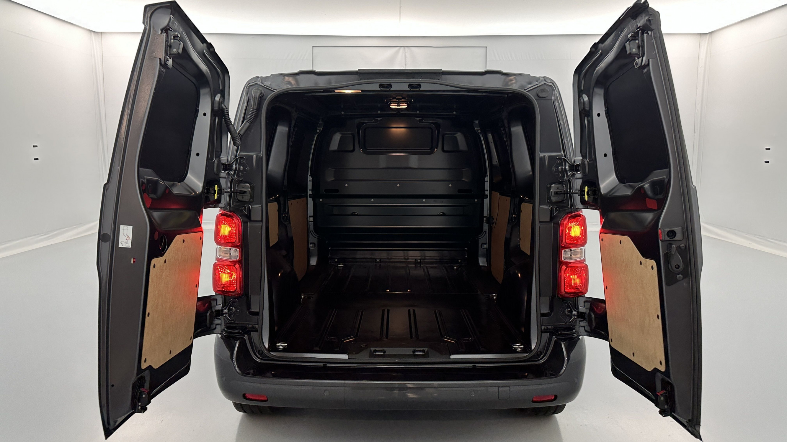 Vente en ligne Citroën Jumpy Fourgon JUMPY M 2.0 BlueHDi 180ch EAT8 au prix de 33 300 €