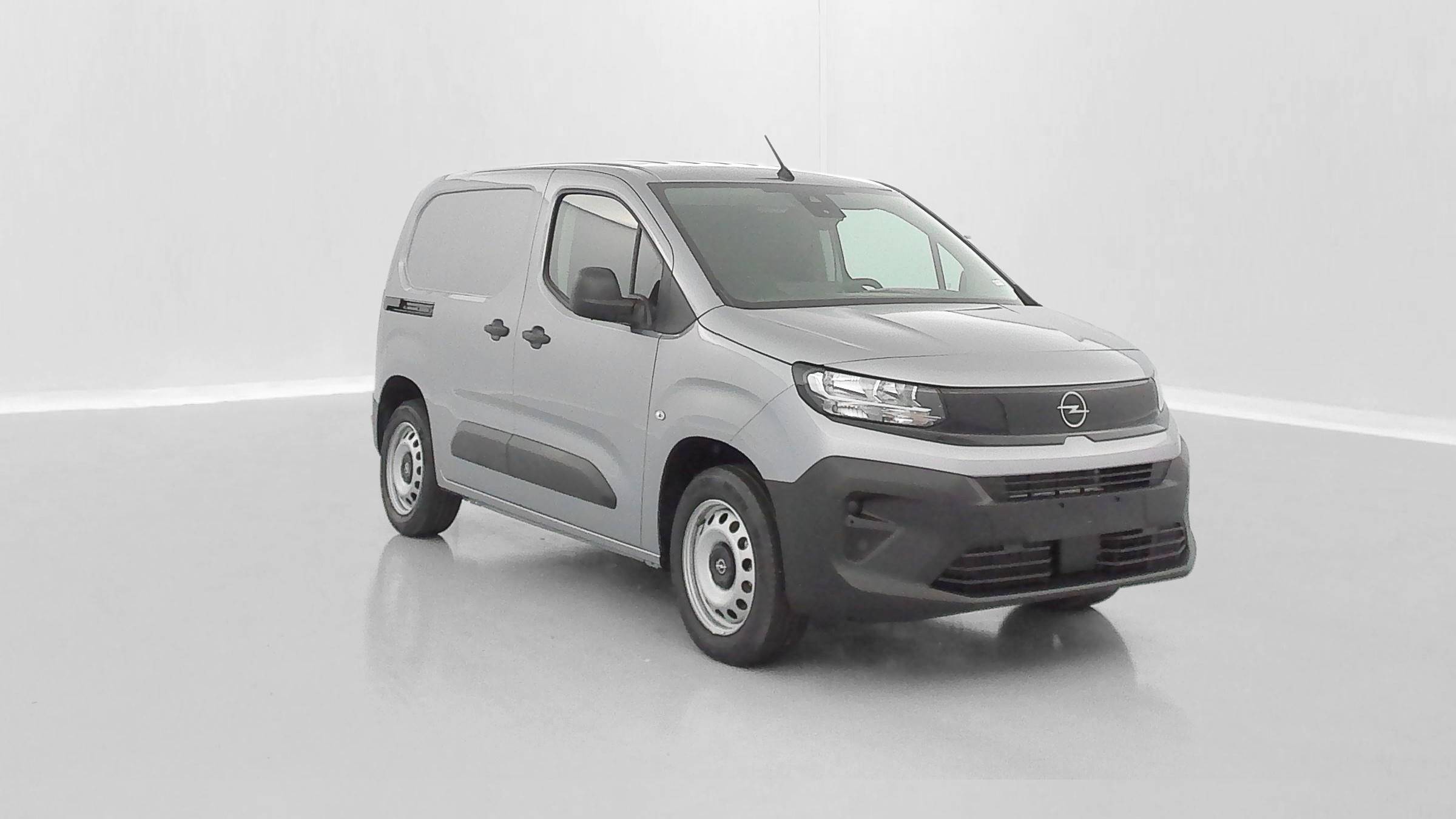 Vente en ligne Opel Combo Cargo COMBO CARGO M 650kg 1.5 BlueHDi 100ch au prix de 22 980 €