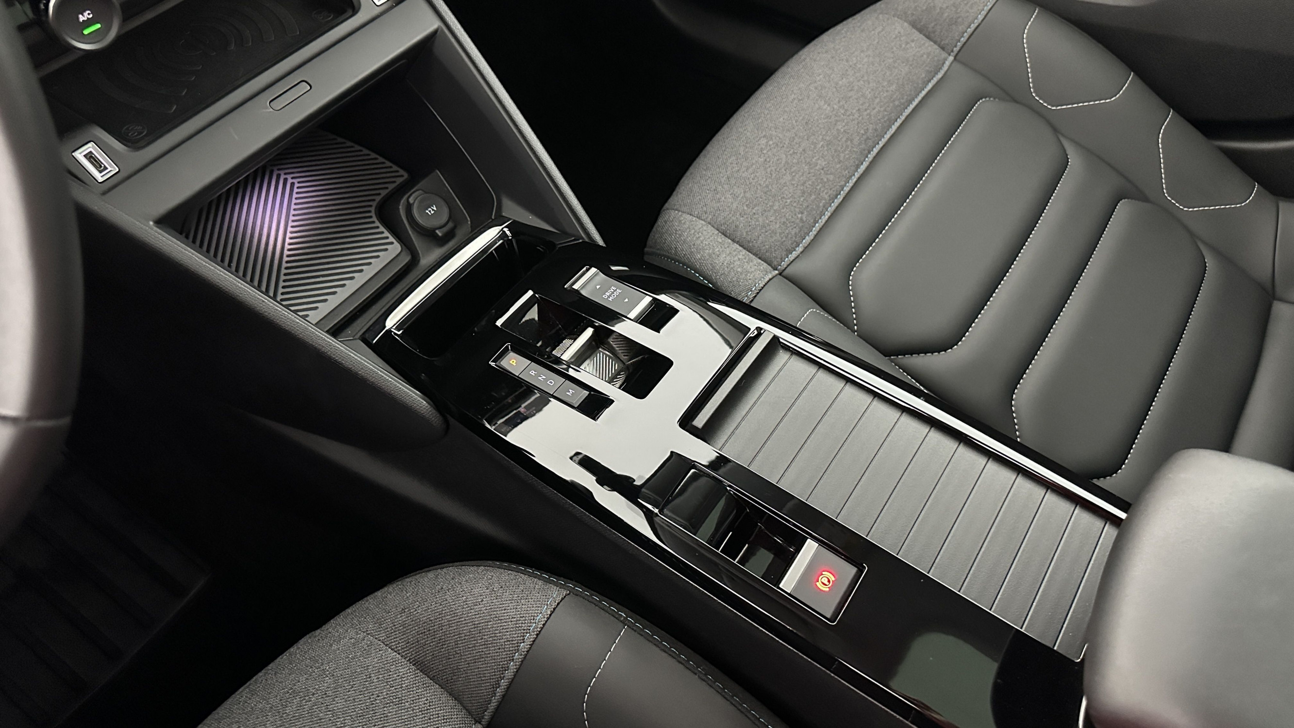 Vente en ligne Citroën C4 X C4 X 1.2 PureTech 130ch Max EAT8 au prix de 21 410 €