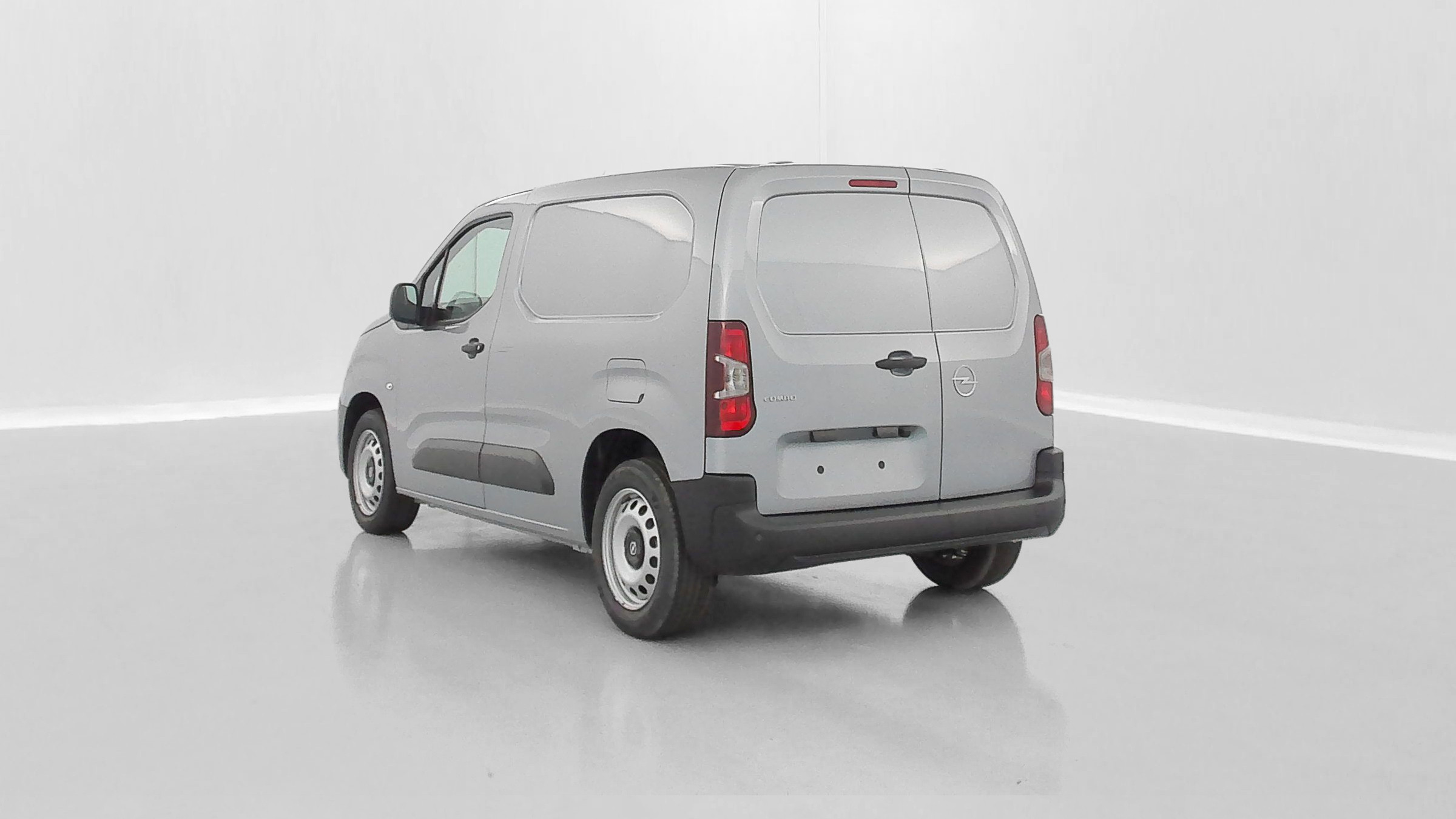 Vente en ligne Opel Combo Cargo COMBO CARGO M 650kg 1.5 BlueHDi 100ch au prix de 22 980 €