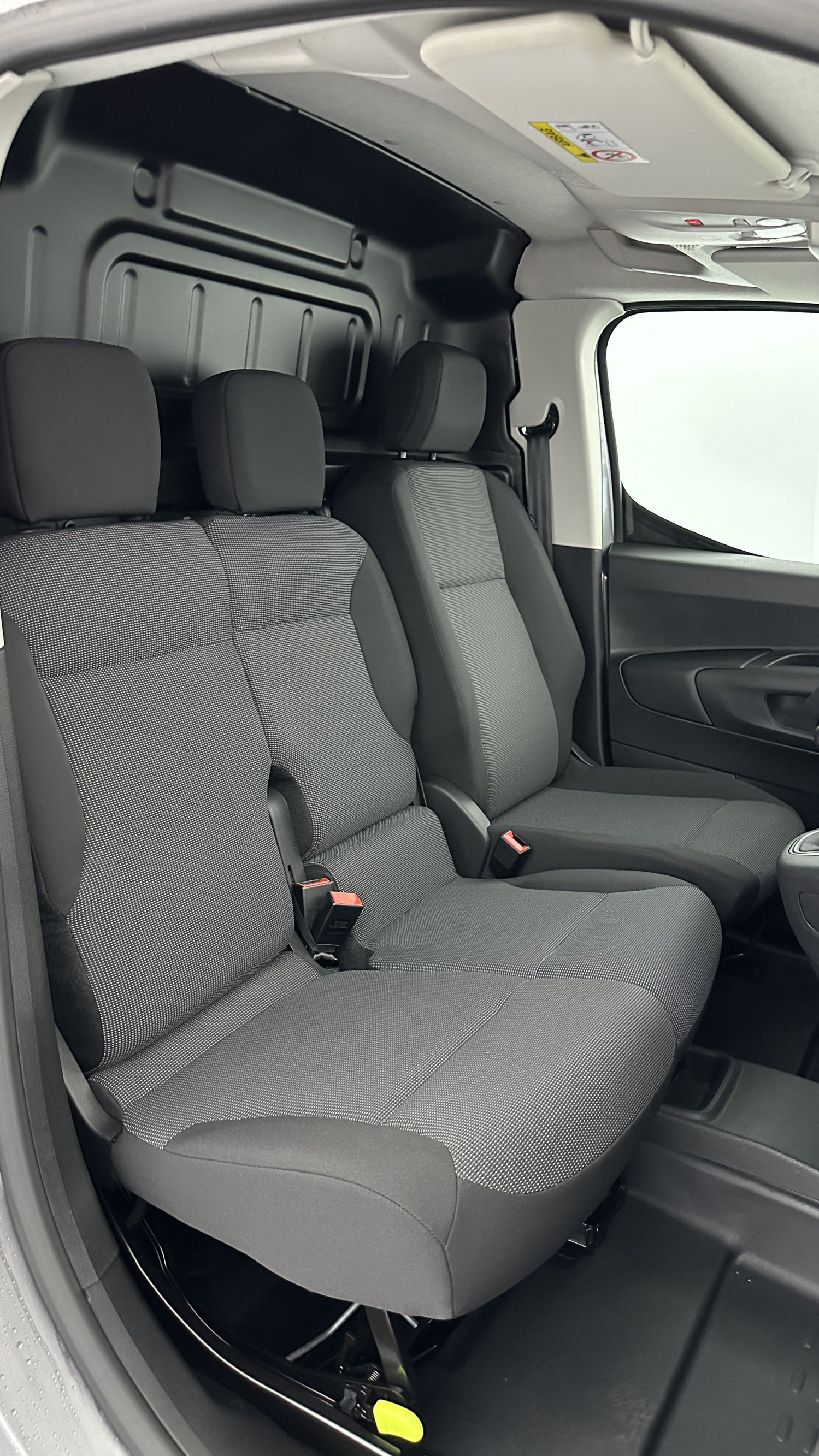 Vente en ligne Opel Combo Cargo COMBO CARGO M 650kg 1.5 BlueHDi 100ch au prix de 22 980 €