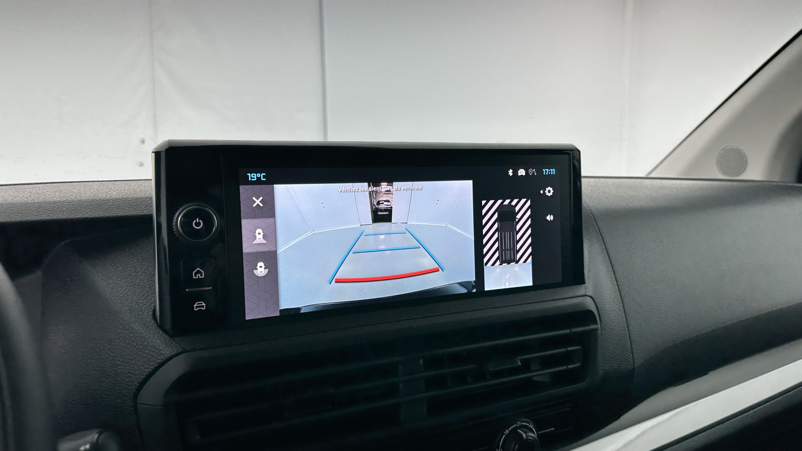 Vente en ligne Citroën Jumpy Fourgon JUMPY M 2.0 BlueHDi 180ch EAT8 au prix de 33 180 €