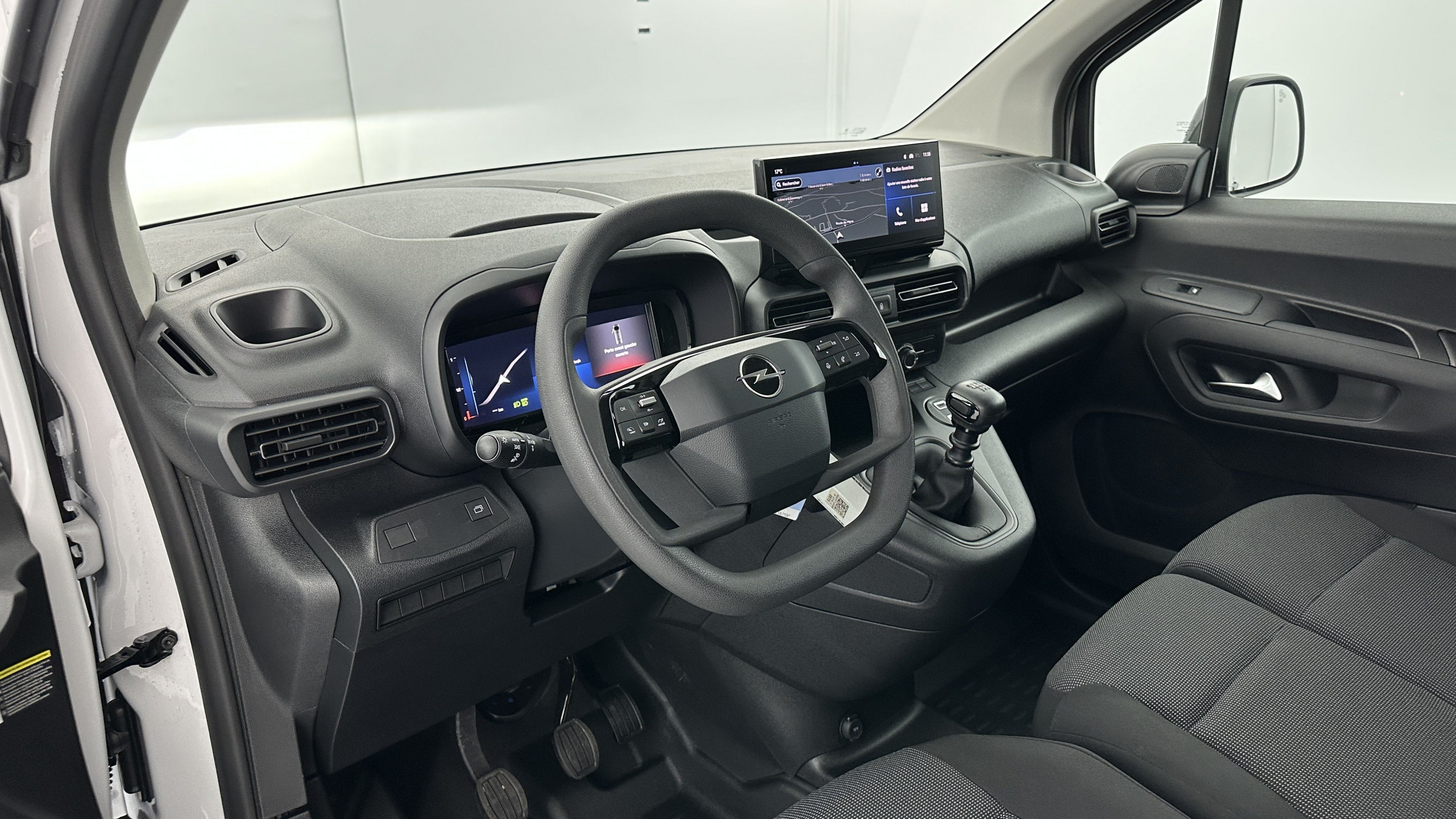 Vente en ligne Opel Combo Cargo COMBO CARGO M 650kg 1.5 BlueHDi 100ch au prix de 22 980 €