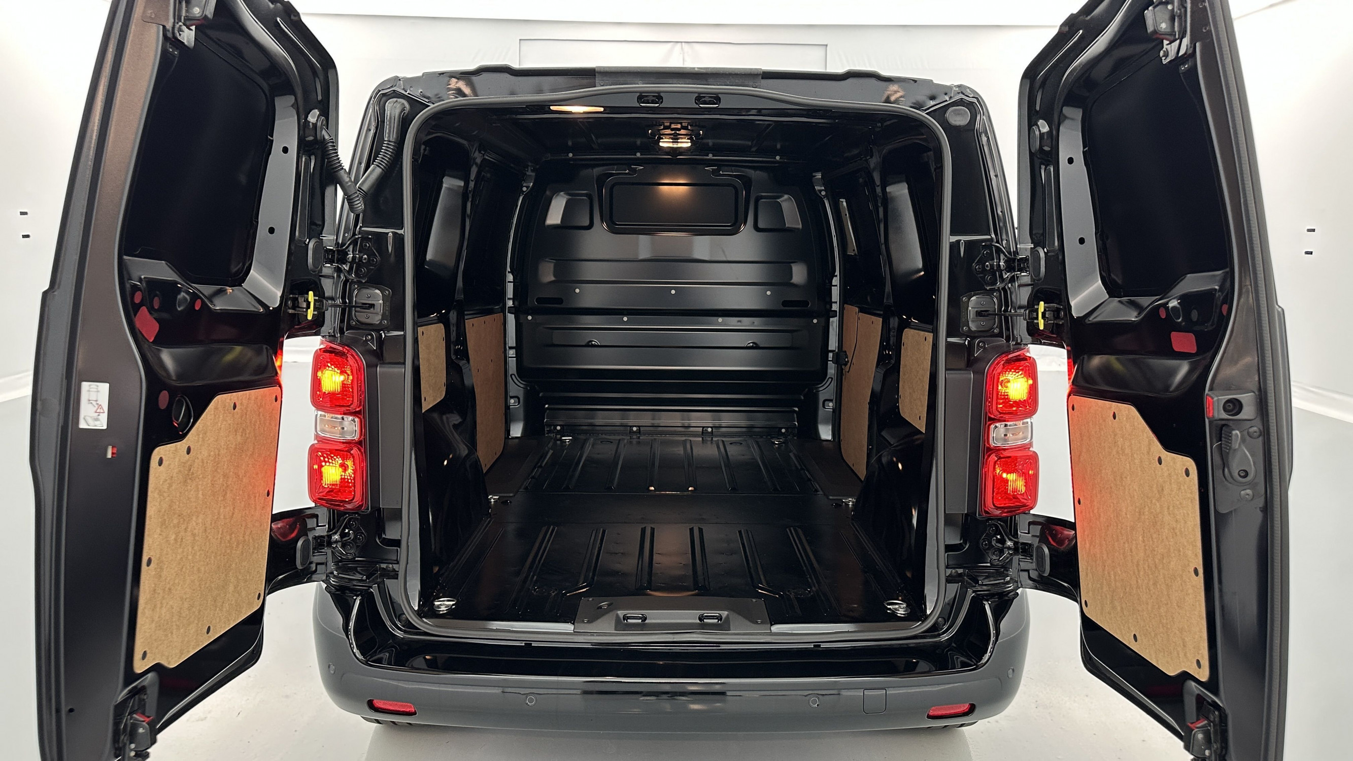 Vente en ligne Citroën Jumpy Fourgon JUMPY M 2.0 BlueHDi 180ch EAT8 au prix de 33 180 €