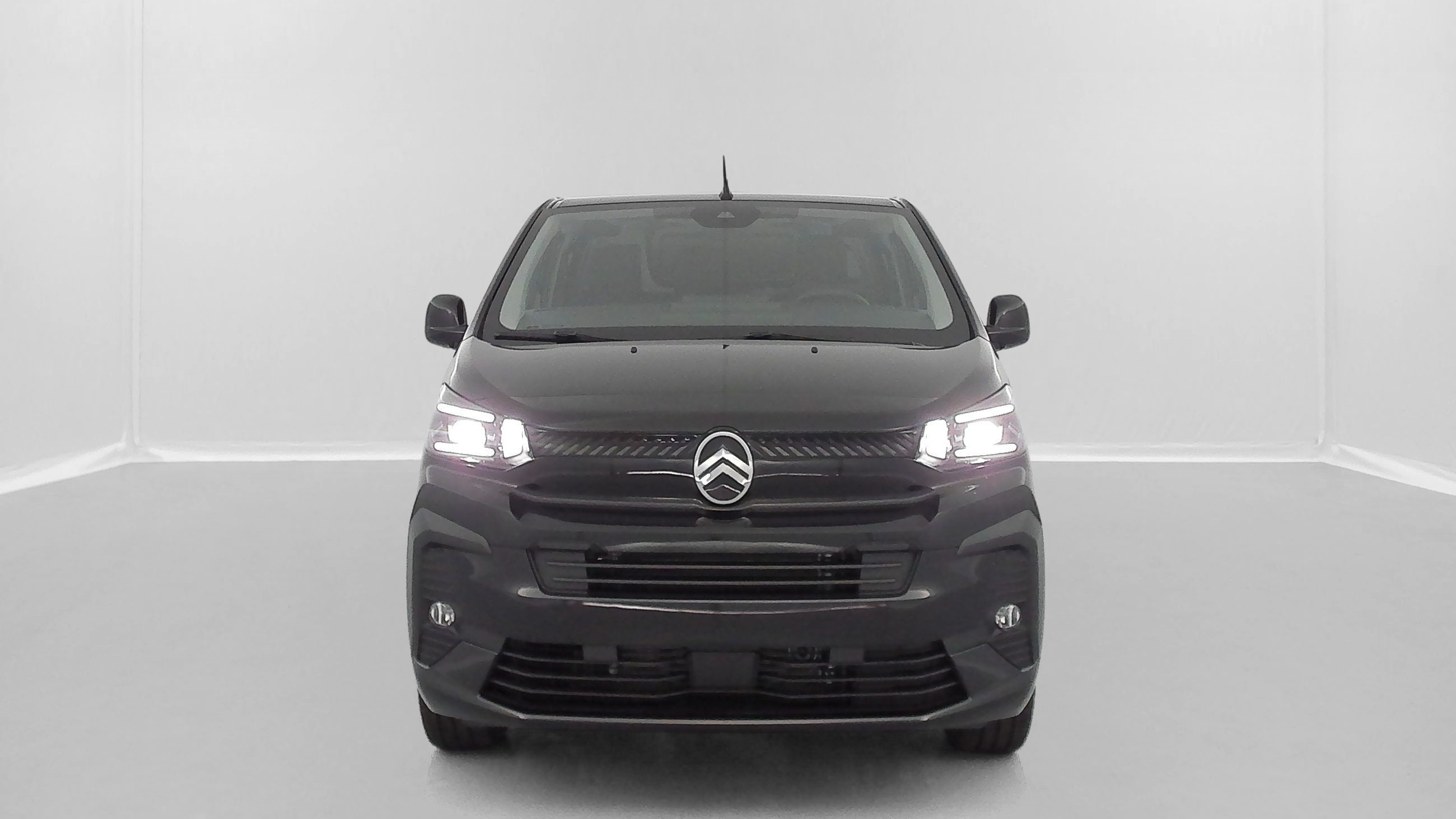 Vente en ligne Citroën Jumpy Fourgon JUMPY M 2.0 BlueHDi 180ch EAT8 au prix de 33 180 €