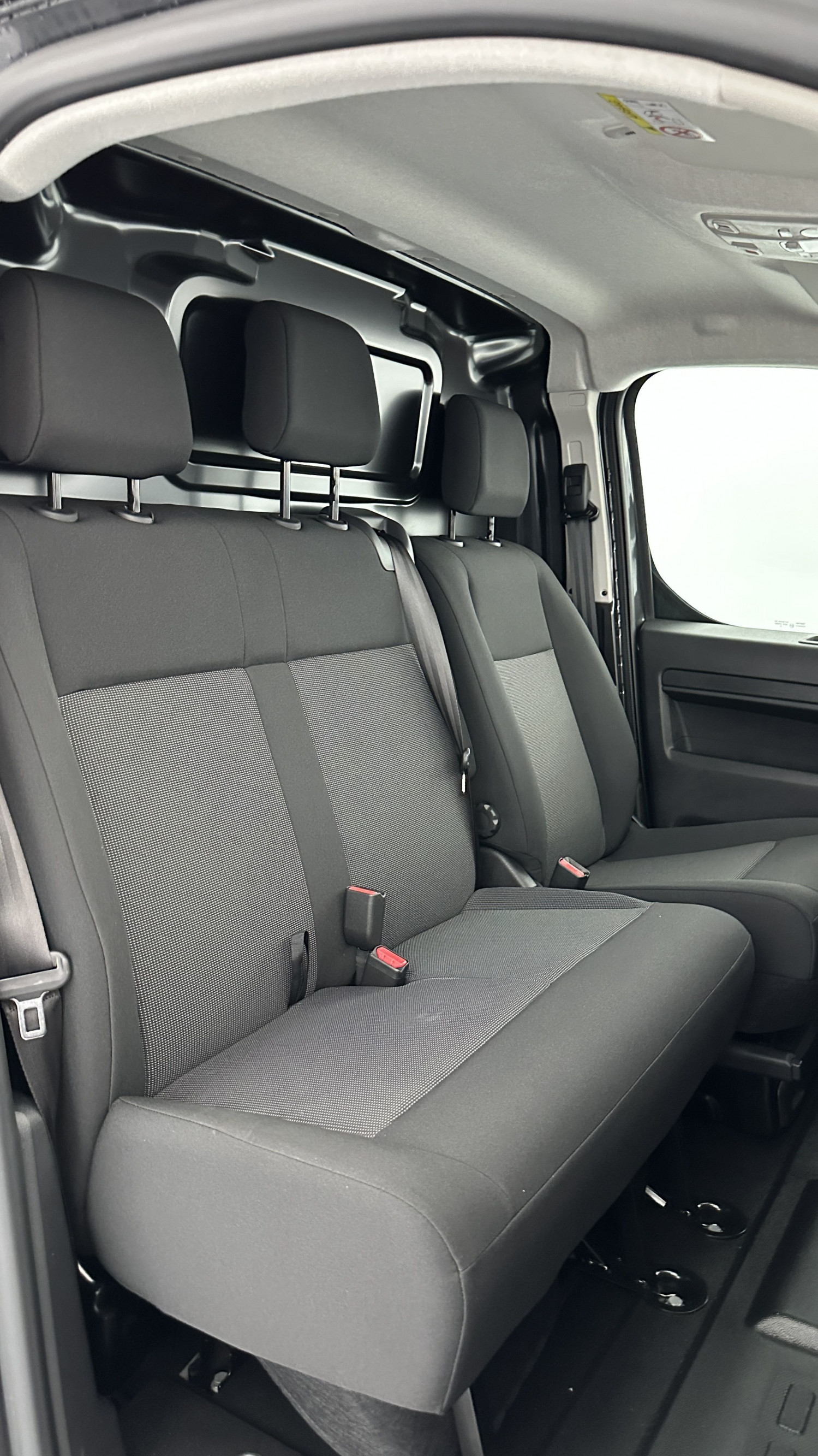 Vente en ligne Citroën Jumpy Fourgon JUMPY M 2.0 BlueHDi 180ch EAT8 au prix de 33 300 €