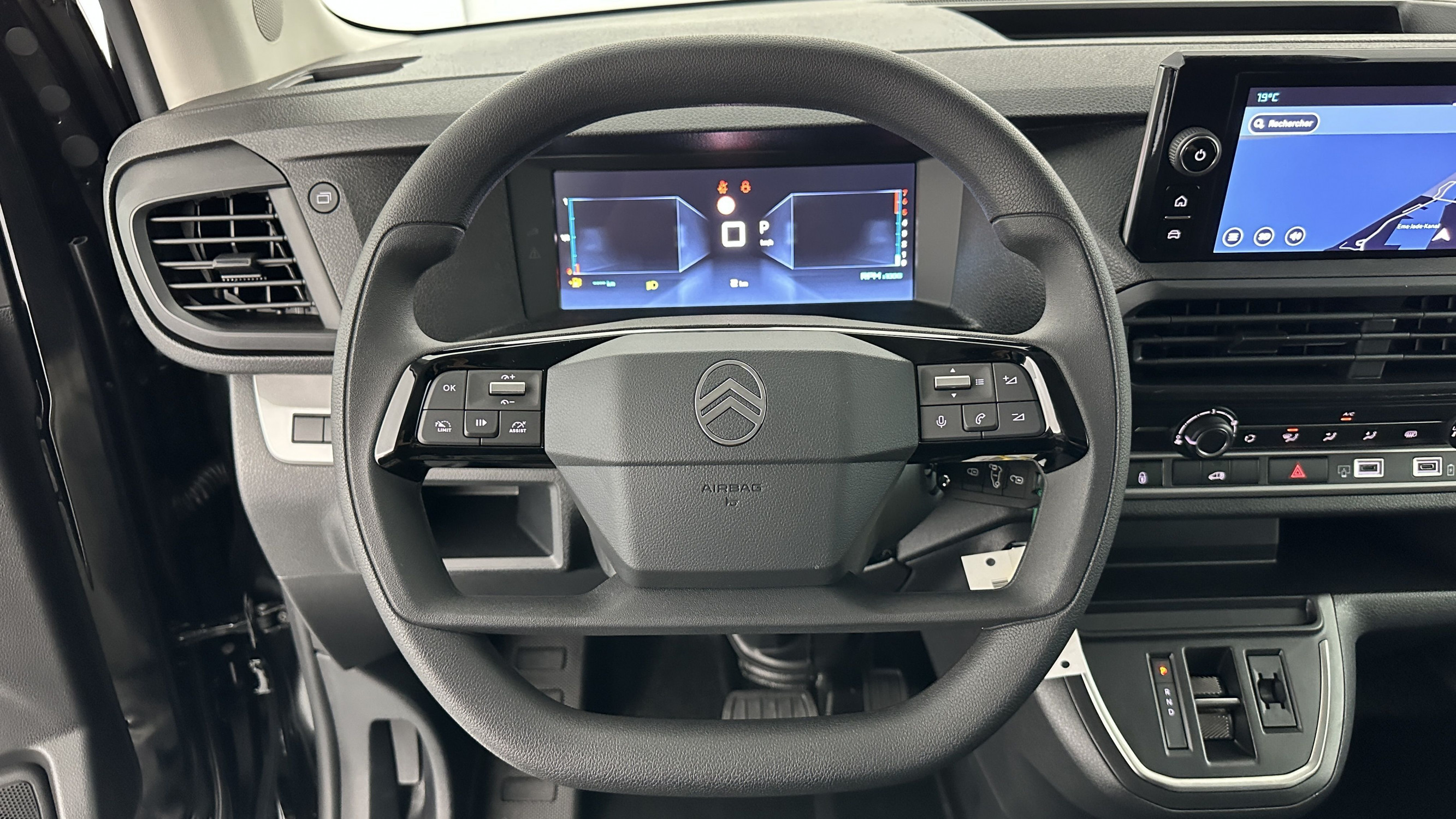 Vente en ligne Citroën Jumpy Fourgon JUMPY M 2.0 BlueHDi 180ch EAT8 au prix de 33 180 €