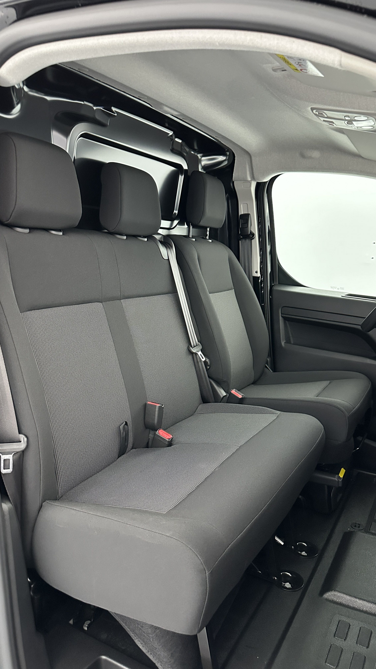 Vente en ligne Citroën Jumpy Fourgon JUMPY M 2.0 BlueHDi 180ch EAT8 au prix de 33 180 €