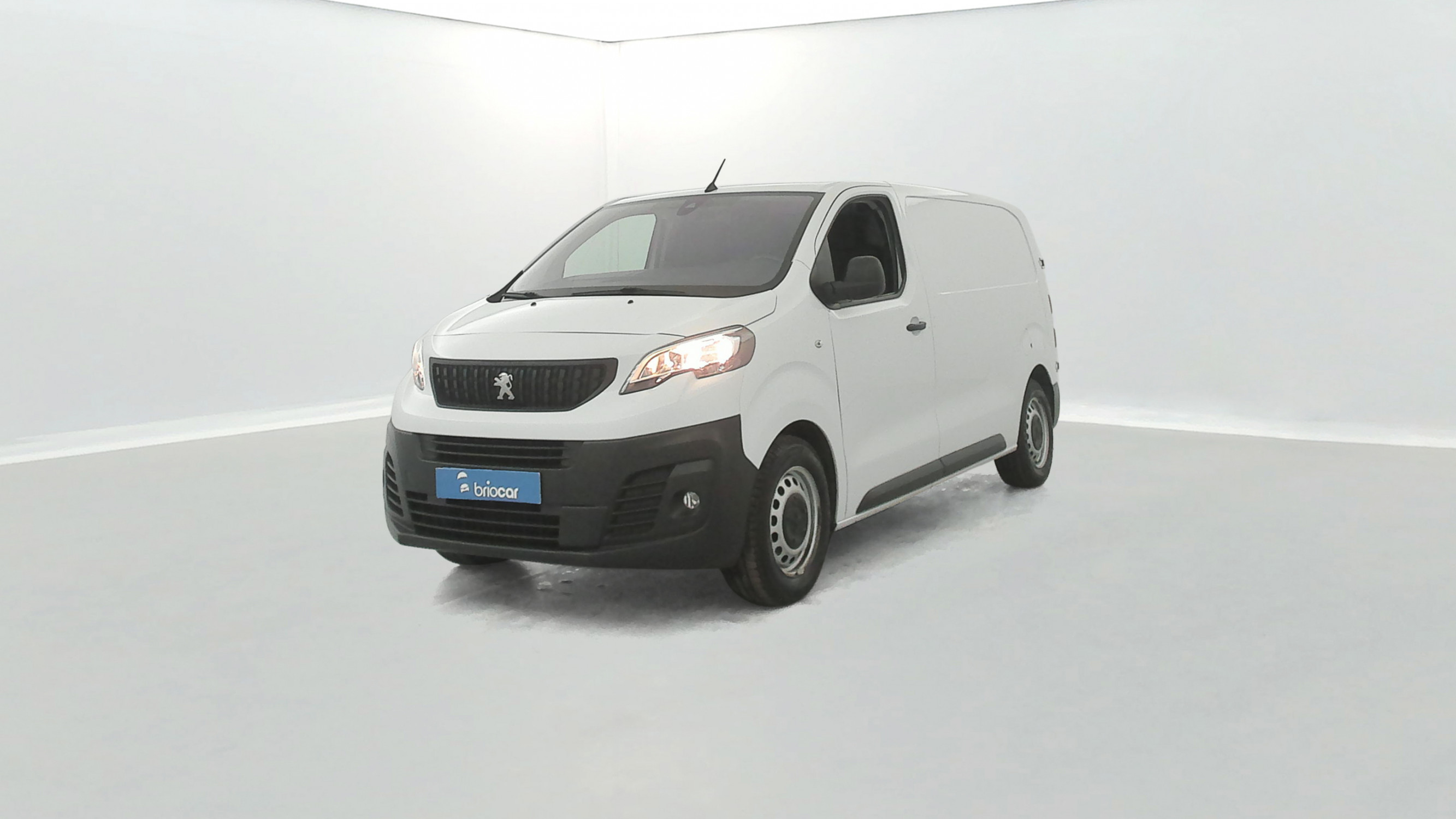 Peugeot Expert M 2.0 BlueHDi 145ch Pack Asphalt 3 Places occasion de 2023 en vente à Rennes